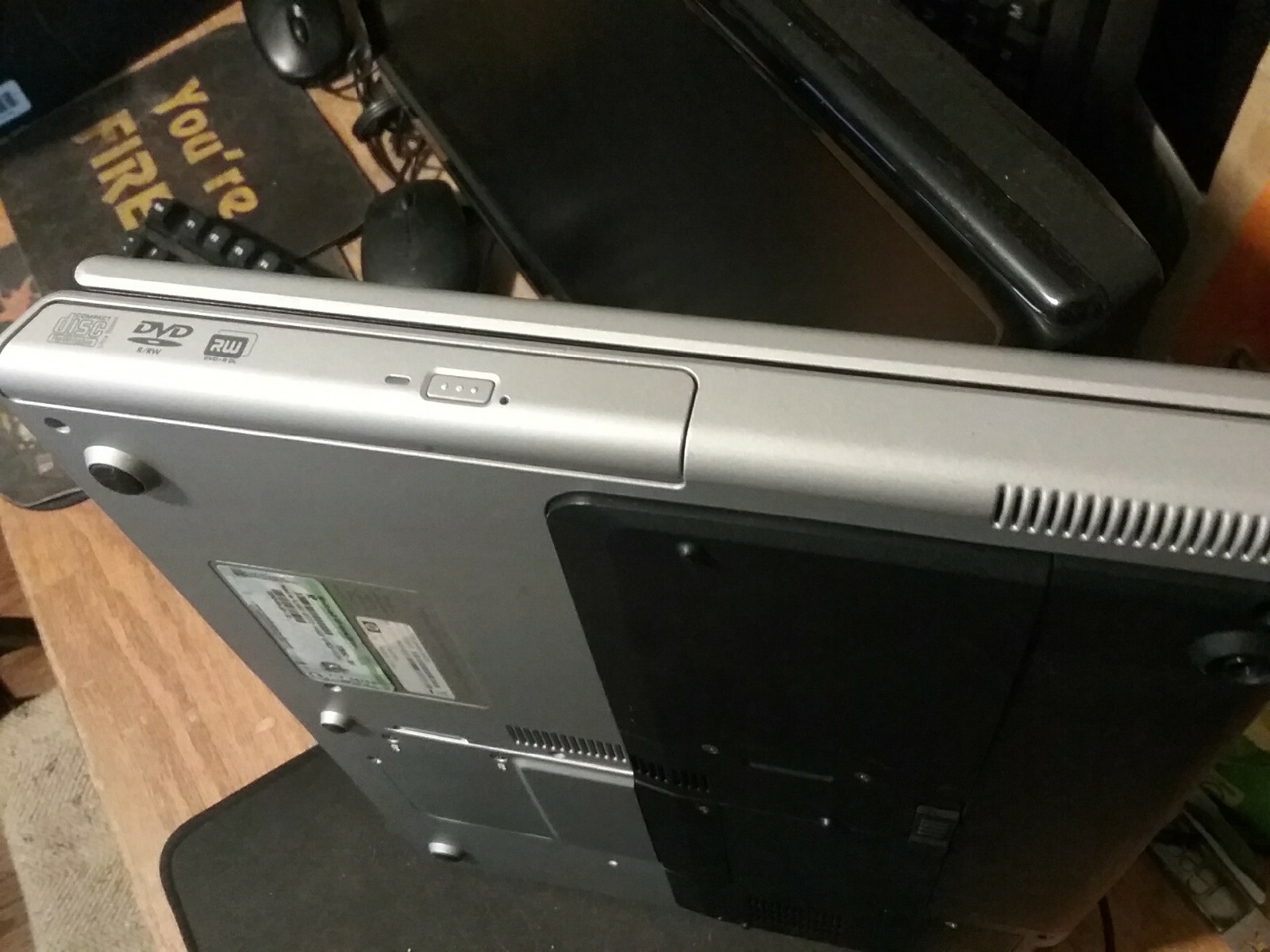 HP Pavilion Dv4000 Dv4130us laptop – LCD Glossy Screen good + Many other parts