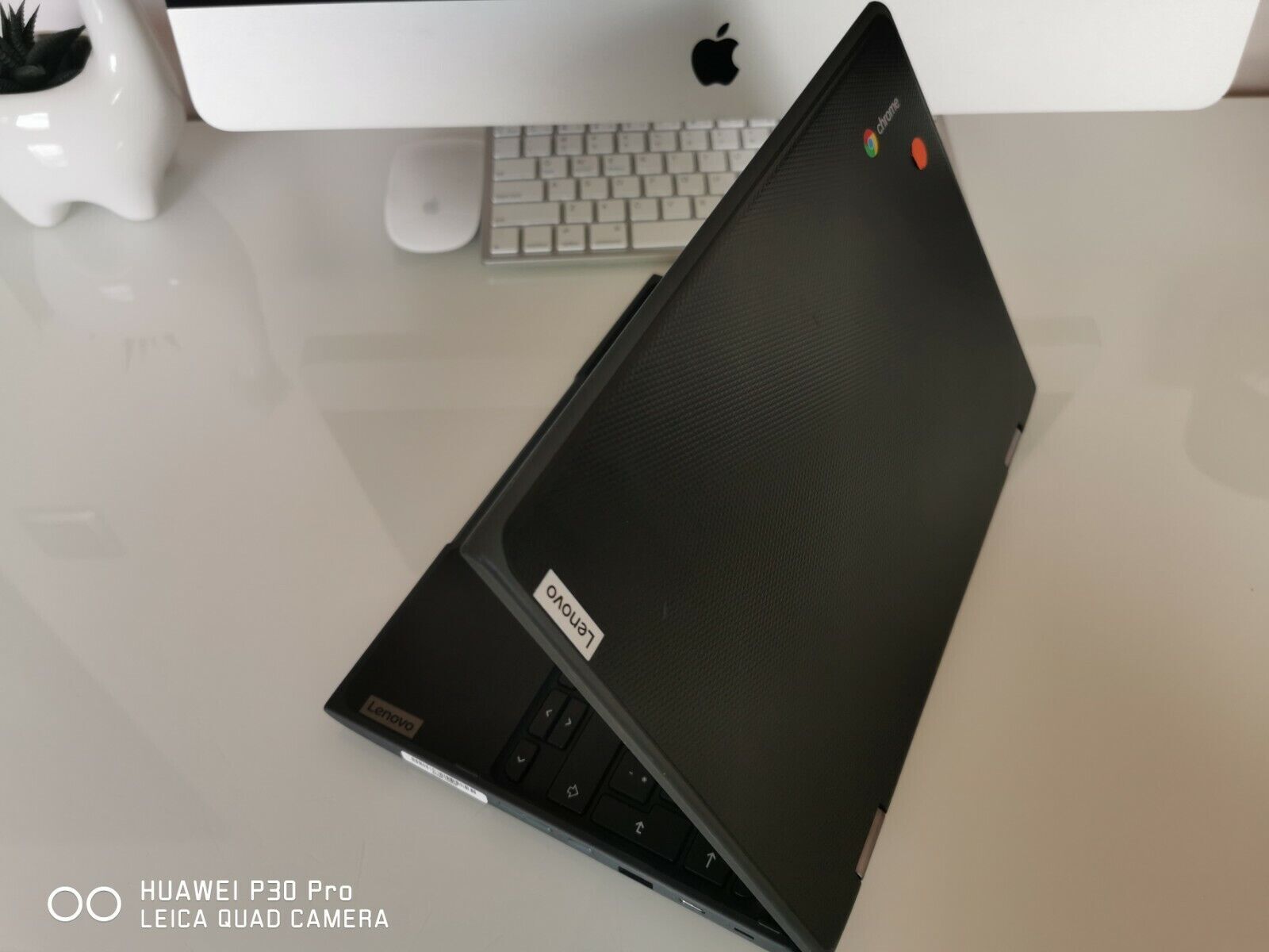 Lenovo Chromebook 300e 4GB 32GB Gen.2 Touch Function WebCam 2 in 1 Laptop + Tablet