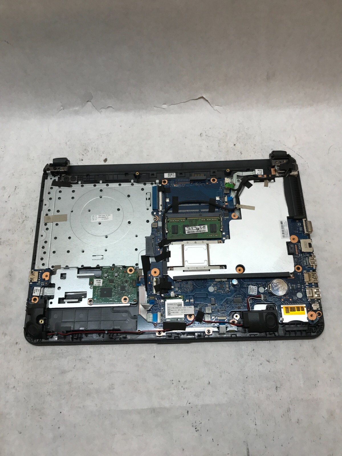 HP 14-am052nr 14″ Laptop Intel Celeron N3060 1.6GHz 4GB RAM NO HDD/OS AS IS –DW