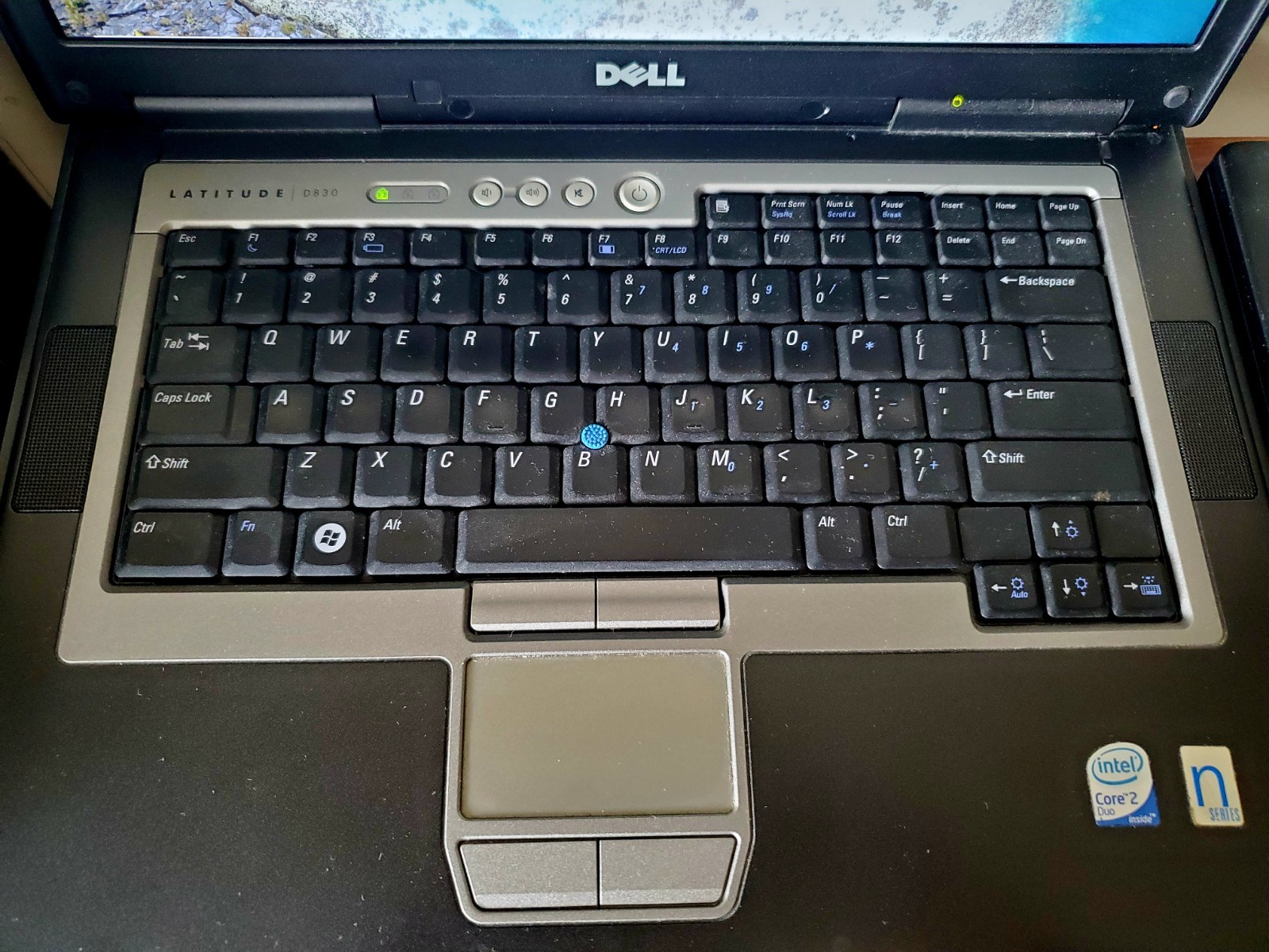 Complete Dell Latitude D830 15.4″/2.40GHz/4GB/120GB/DVDRW/WiFi/Serial DSUB/Win10