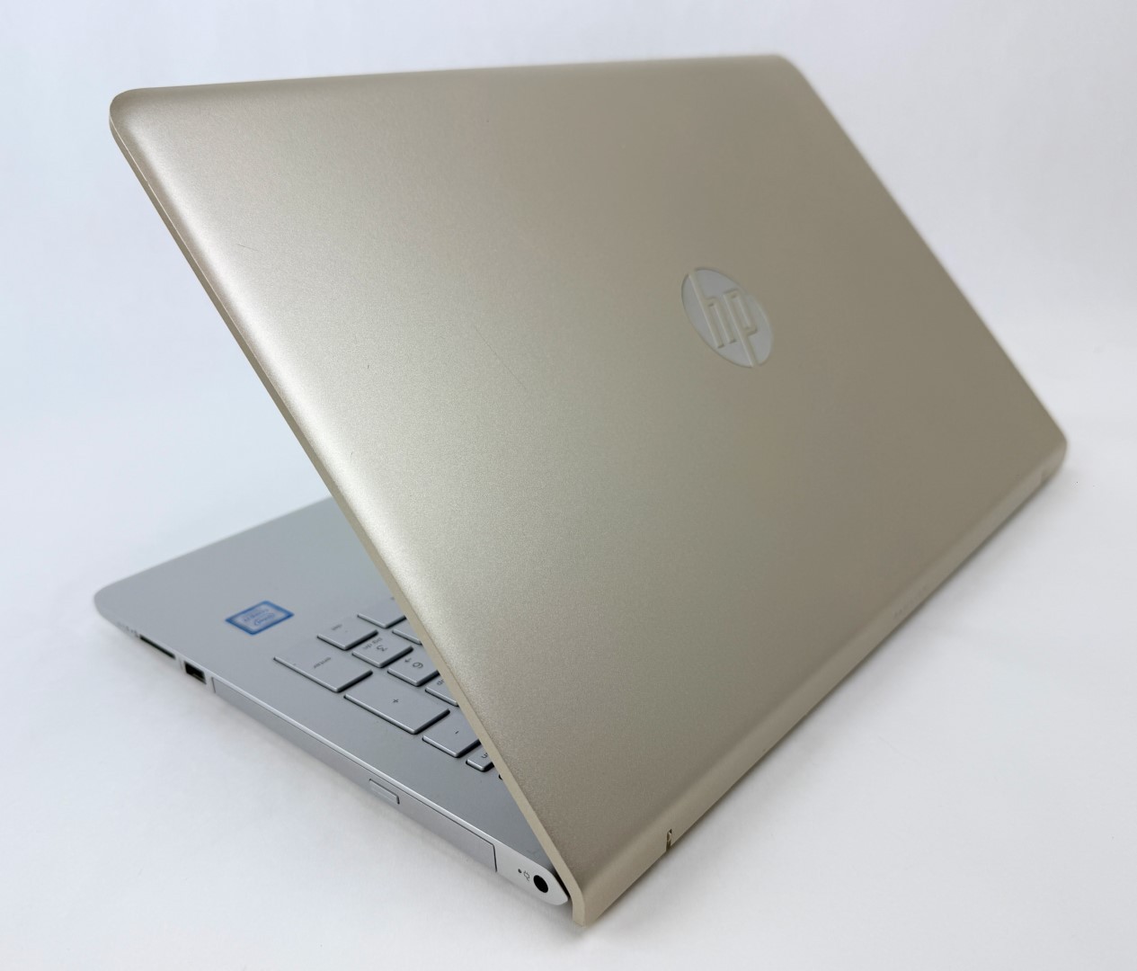HP Pavilion 15-cc067cl 15.6″ FHD i7-7500U 8GB 1TB HDD W11H