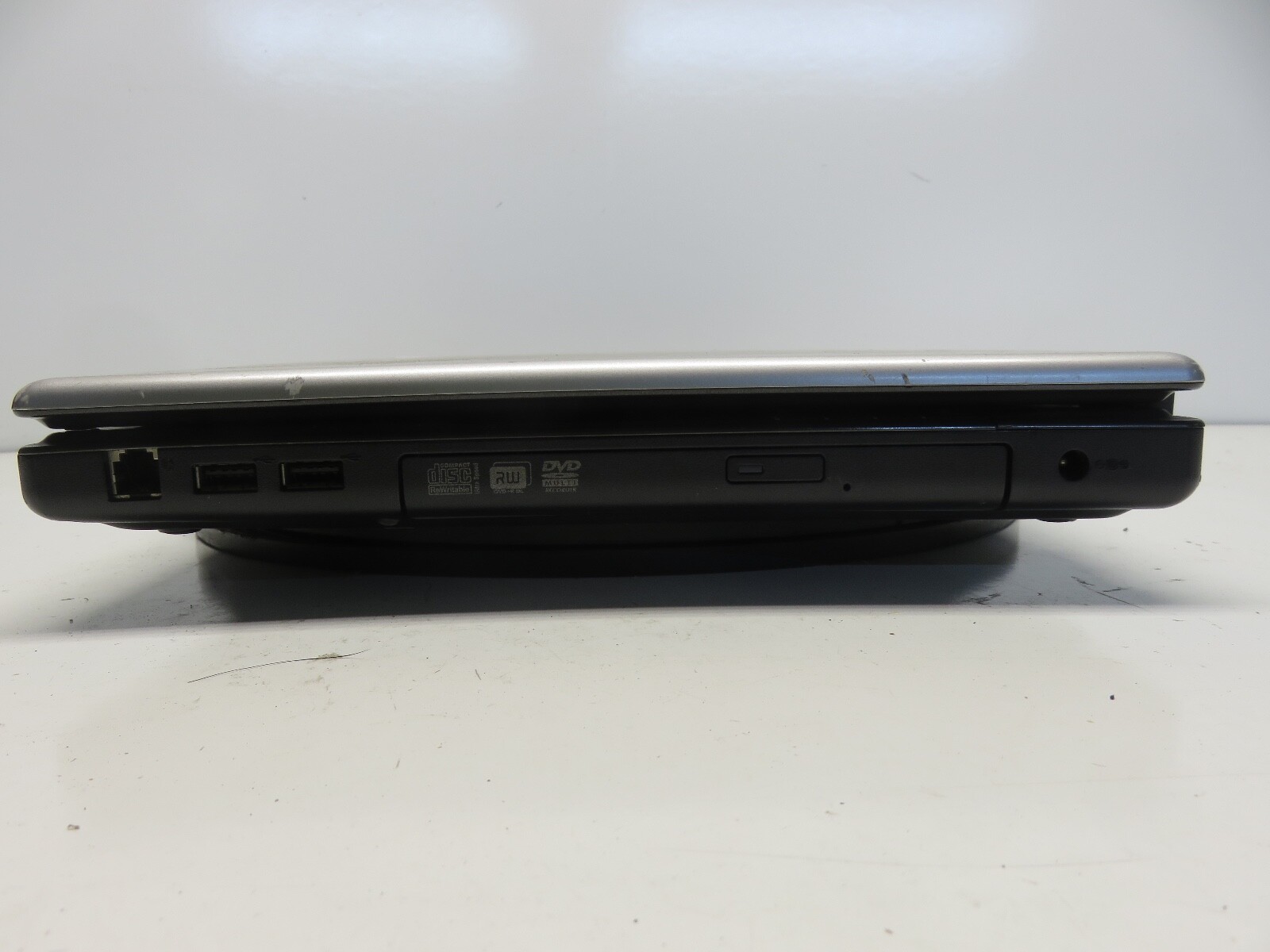 Lenovo N500 Pentium Dual CPU T3200 2GHz 1024 MB NO HDD No Batt