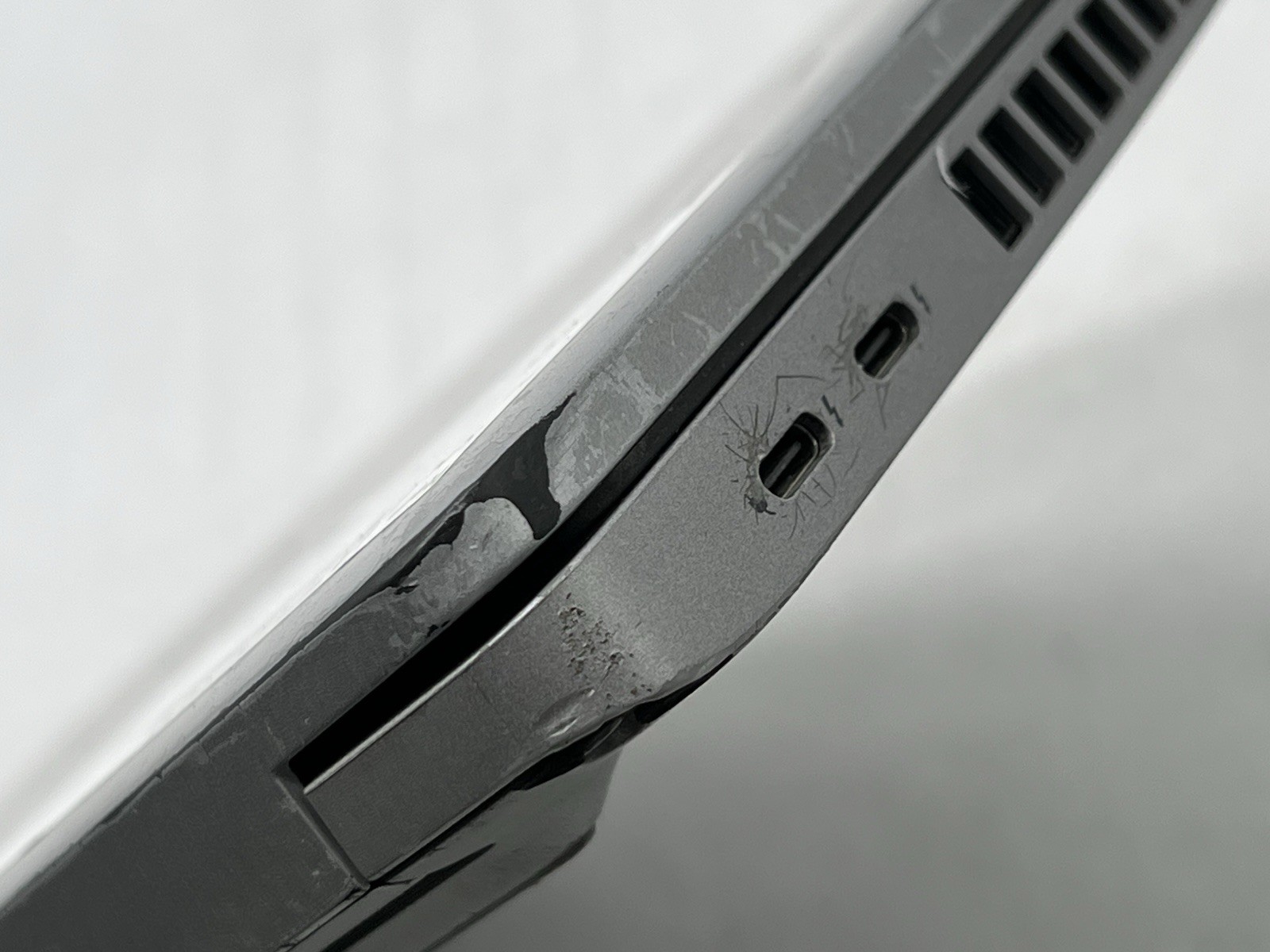 Dell Latitude 5520, i3-1125G4 @ 2.00GHz, 8GB RAM, 256GB NVMe-No OS/AC