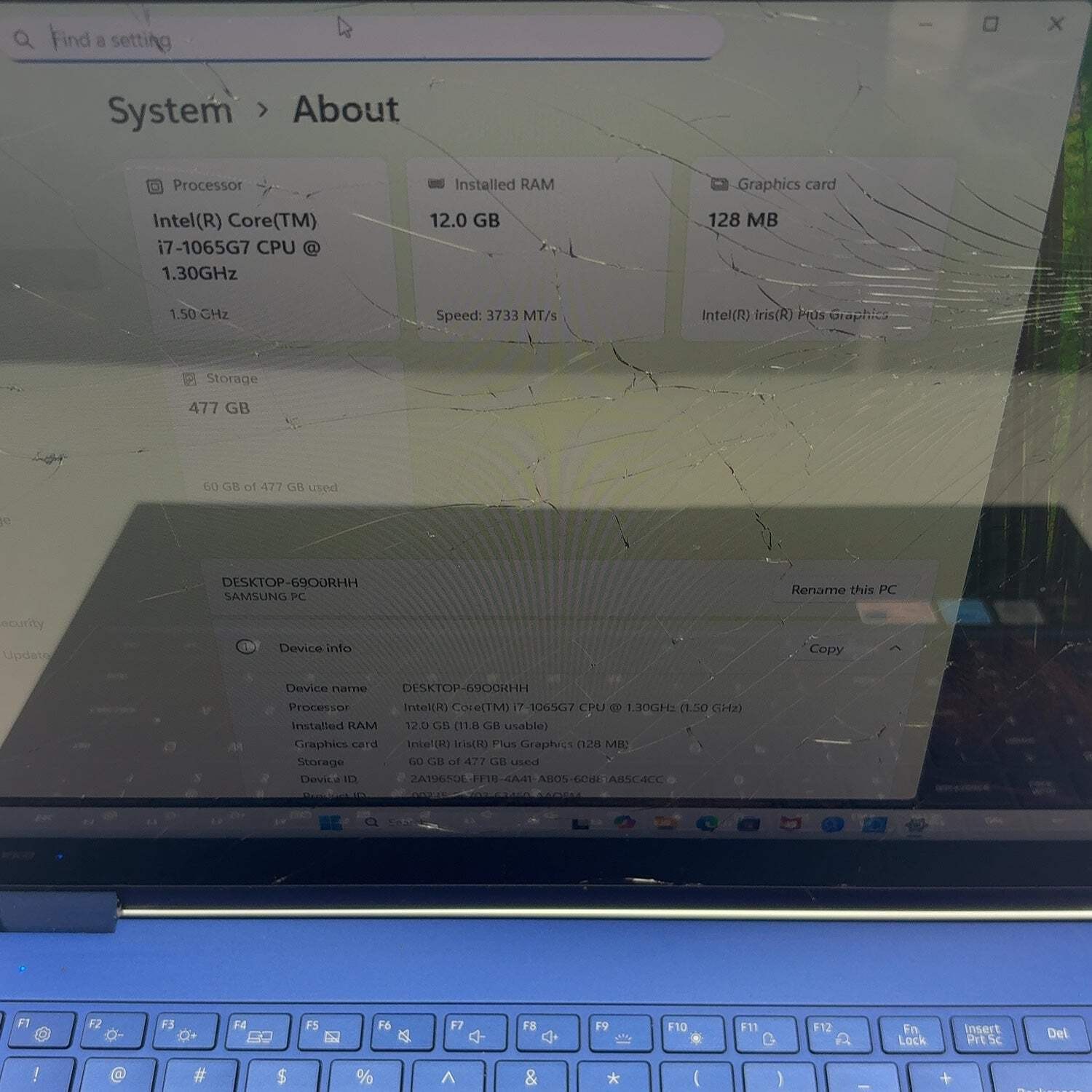 Broken Samsung Galaxy Book NP950QCG 15.6″ i7-1065G7 1.3GHz 12GB 512GB Cracked
