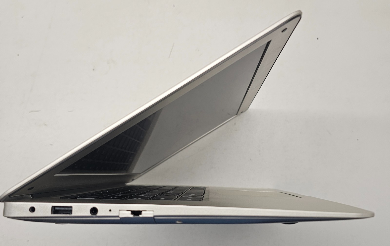 Jumper EZBook i7 14″ Laptop Intel NO RAM/HD/OS/POWER (FL)