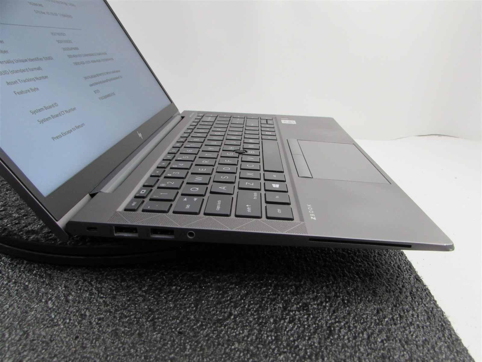 HP ZBOOK FIREFLY 14 (G7) 1920X1080 FHD I5-10310U 512GB SSD 16GB RAM NO O.S