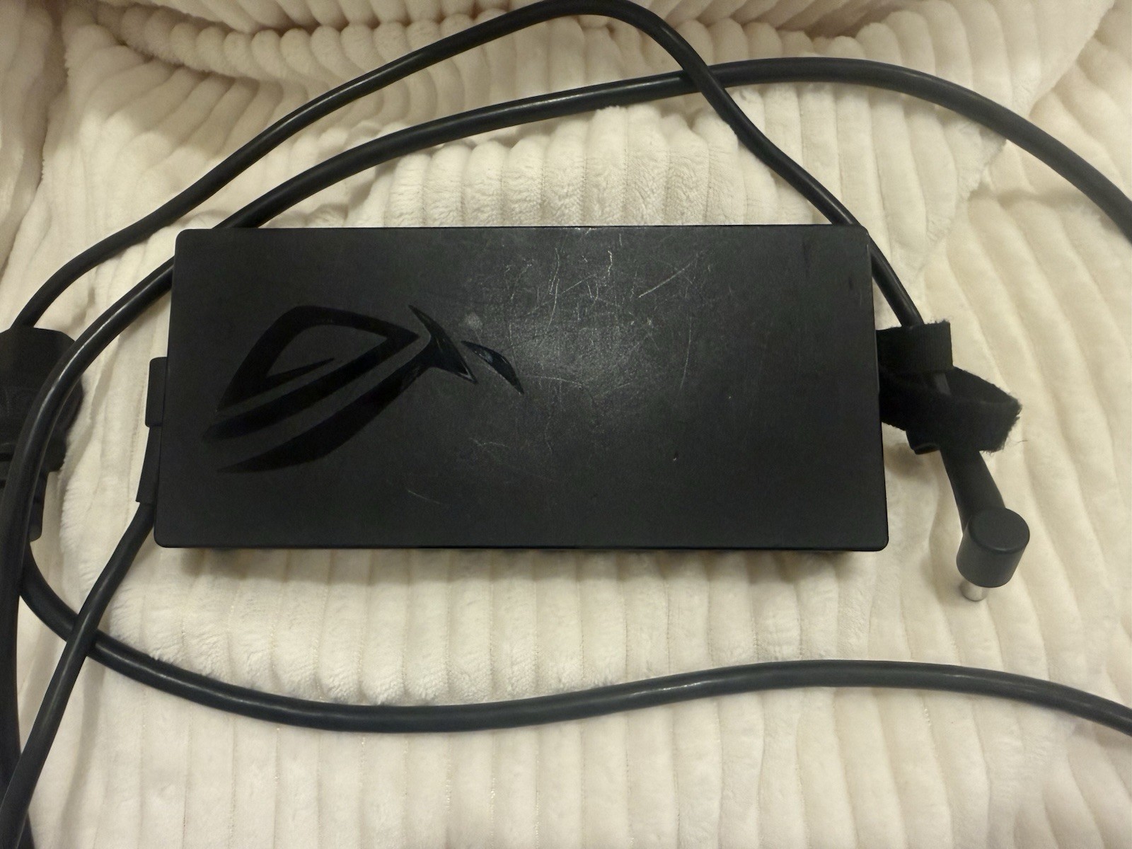 ASUS ROG Zephyrus G14 14″ Ryzen 9 6900HS,1TB SSD 24GB RAM RX 6700S 120HZ