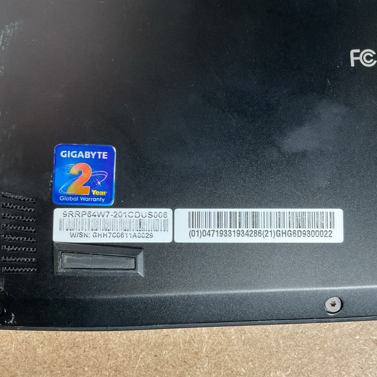 Gigabyte Aero 14 Laptop GeForce GTX 1060 Intel Core i7-7700HQ – Tested Working