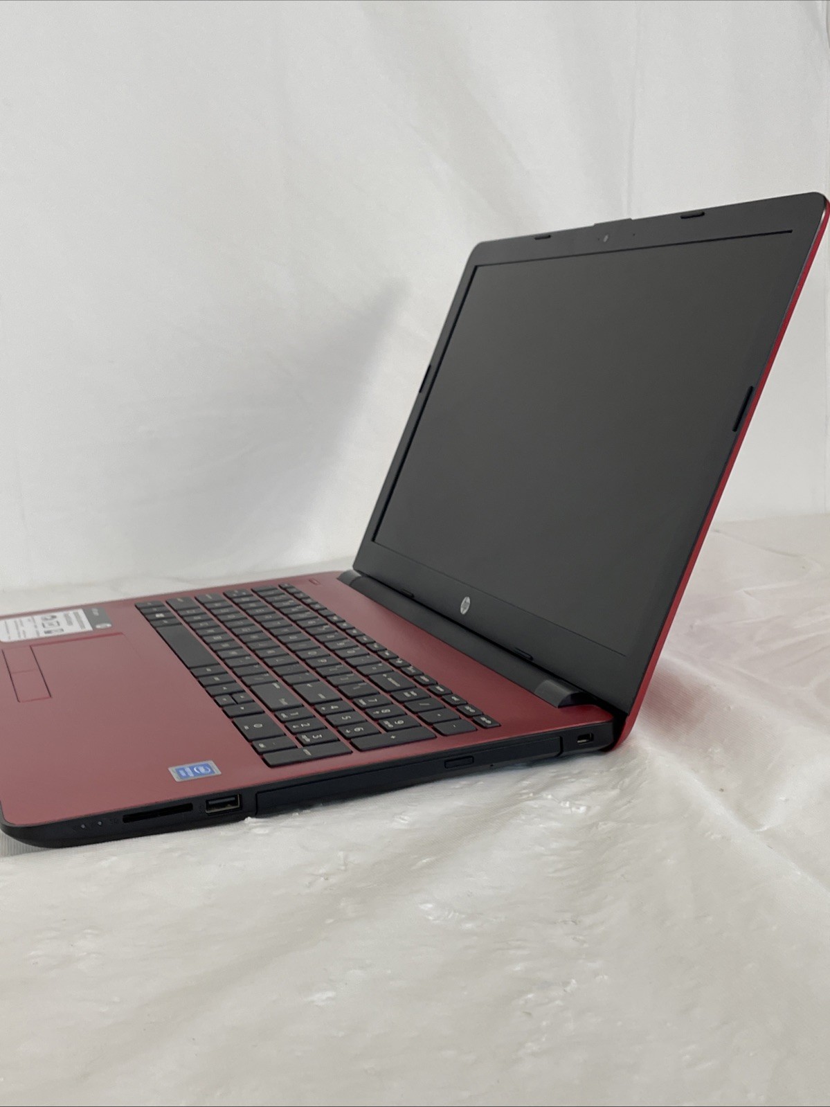 HP 15-bs234wm 15.6″ Laptop | Pentium Silver N5000 1.1GHz | RAM: 8GB | No OS/HDD