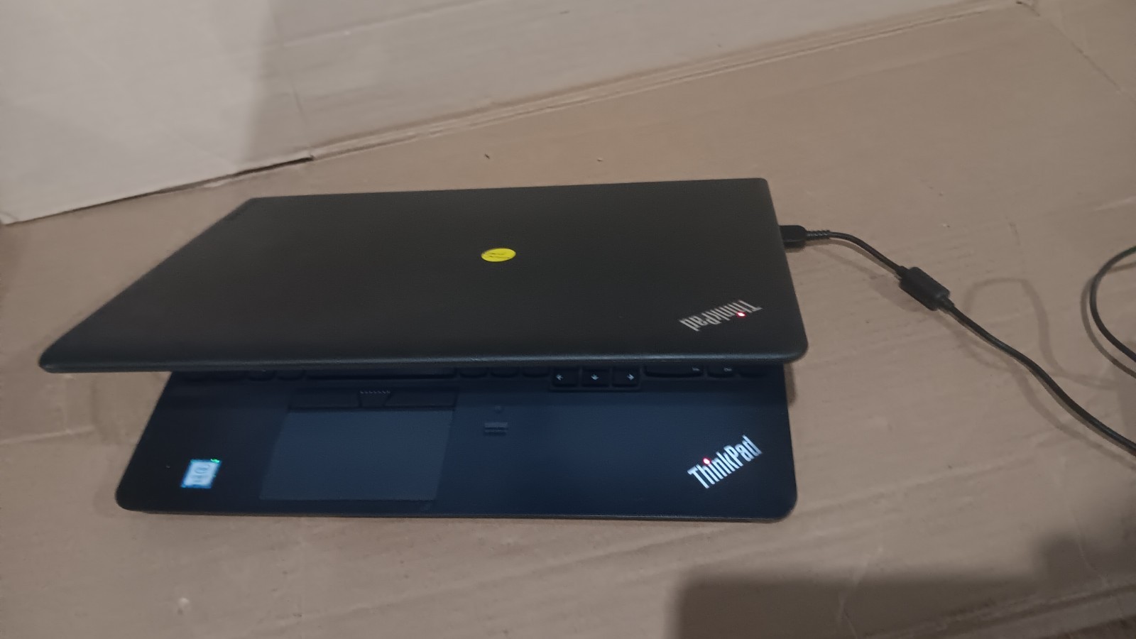 Lenovo Thinkpad E560 Laptop intel core i7-6500U @ 2.50 GHZ 15.6″ LCD Screen