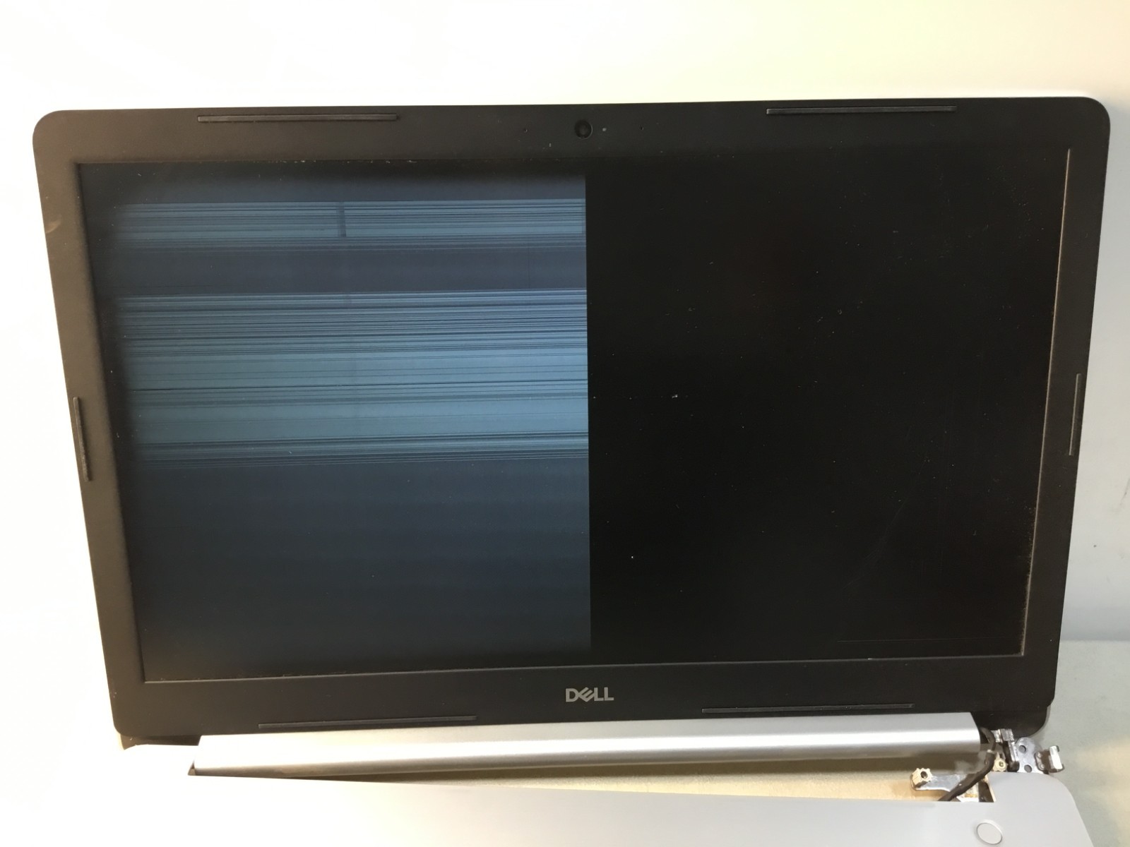 Dell Inspiron 17 5767 – FHD – i7-8600U – 4GB – NO HD