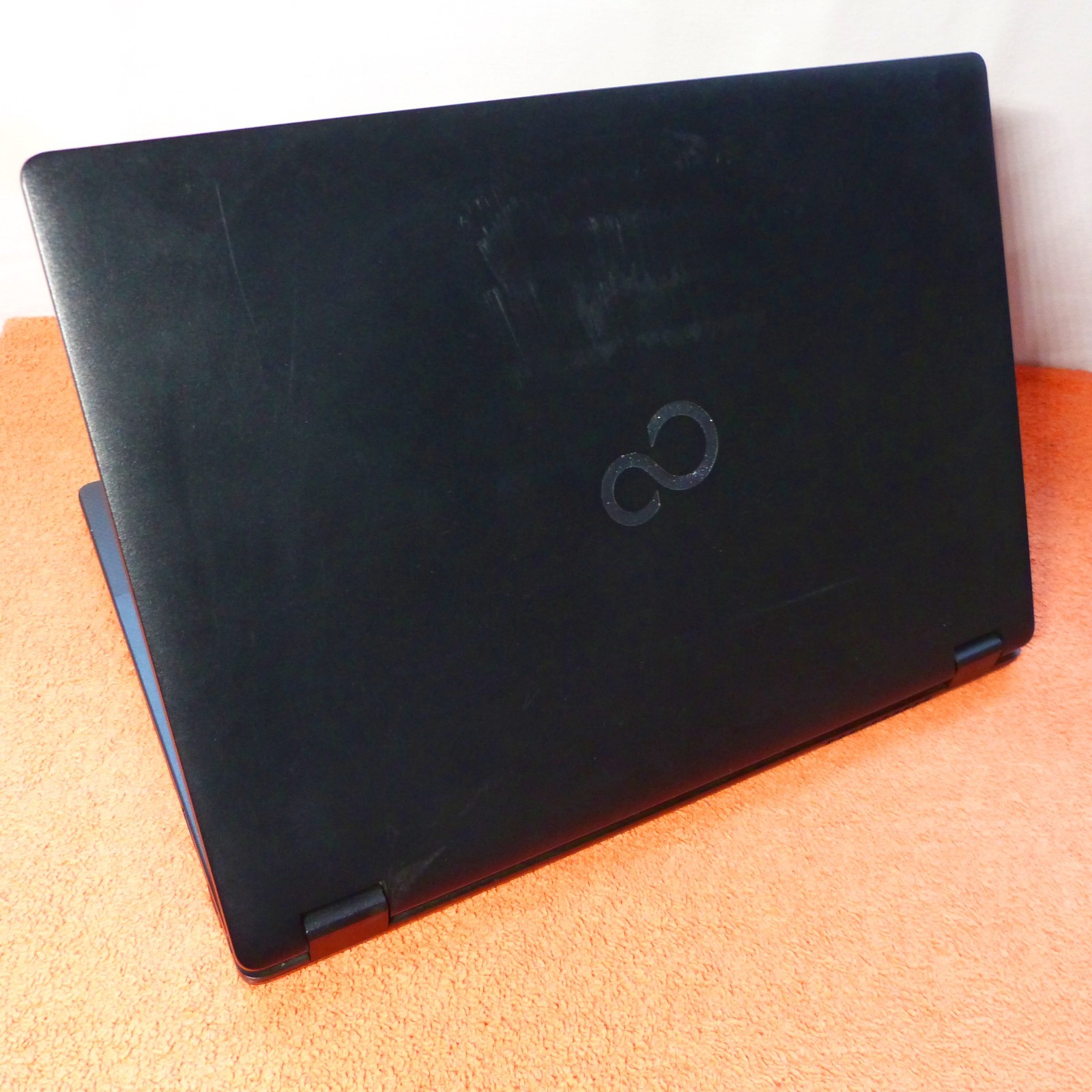 XXL LOT Fujitsu E548 14″ FULLHD l SSD Windows 11 PRO l HDMI USBC Netbook