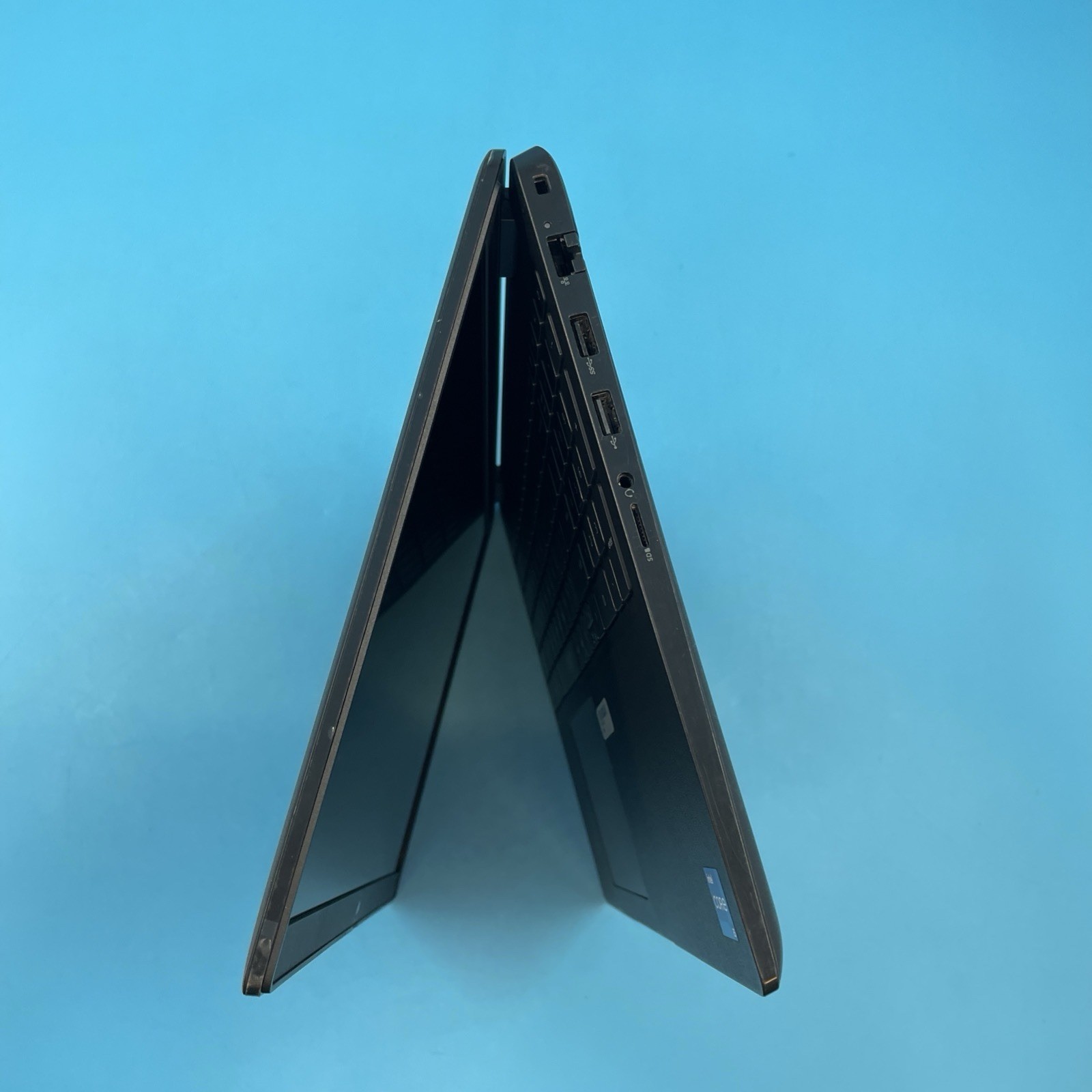 Dell Latitude 3520 | i5-1135G7 | 8GB RAM | NO DRIVE | NO OS | 68% BATTERY