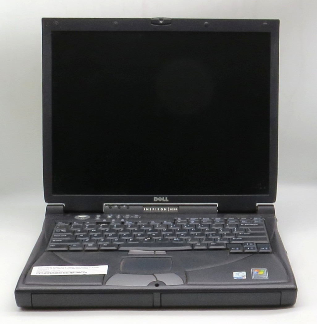 Dell Inspiron 8200 _ Pentium4M _ 512MB RAM _ No SSD / OS *PARTS