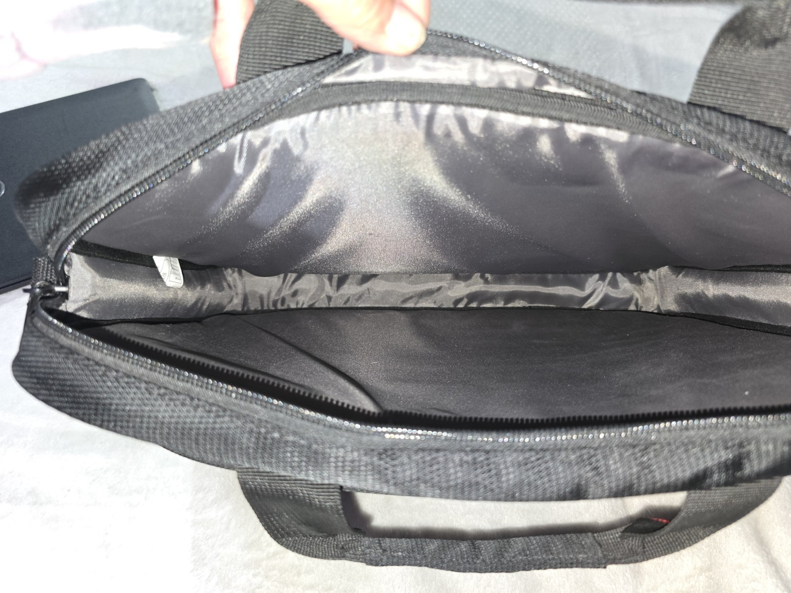 Dell Latitude 3580 Laptop Computer Model P79G BLACK with Storage Carrying Case