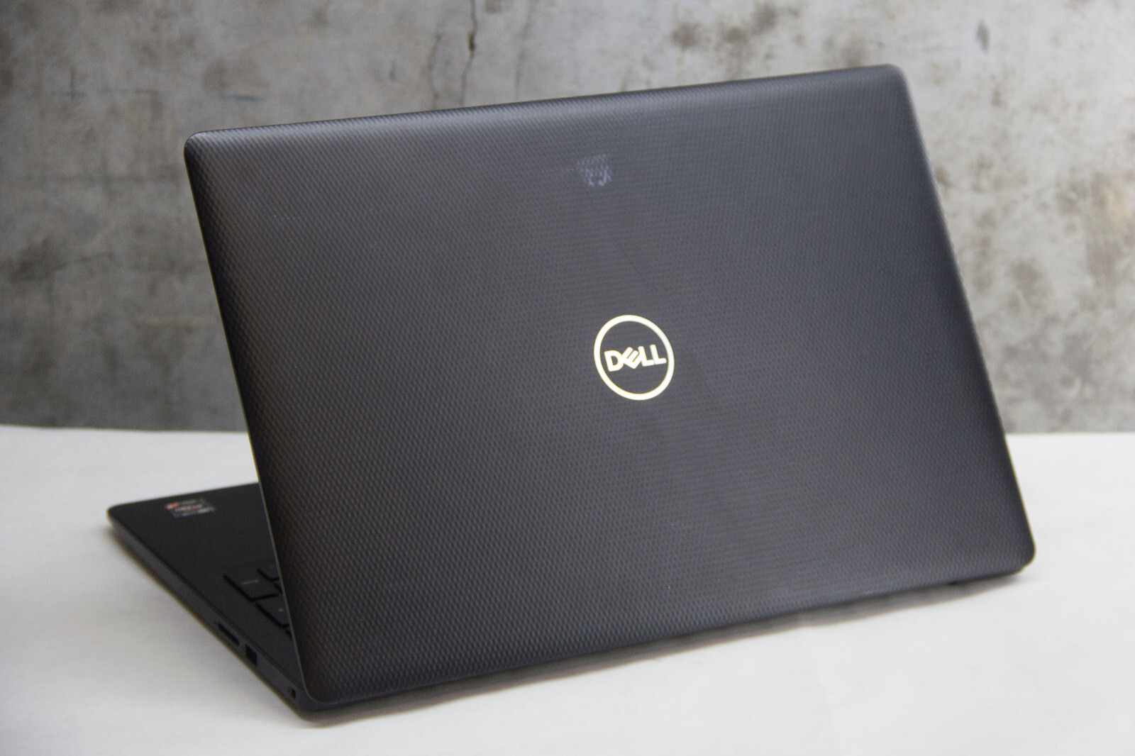 Dell Inspiron 3585 15″ Laptop, Ryzen 3, NO RAM, NO SSD/OS, AS IS FOR PARTS