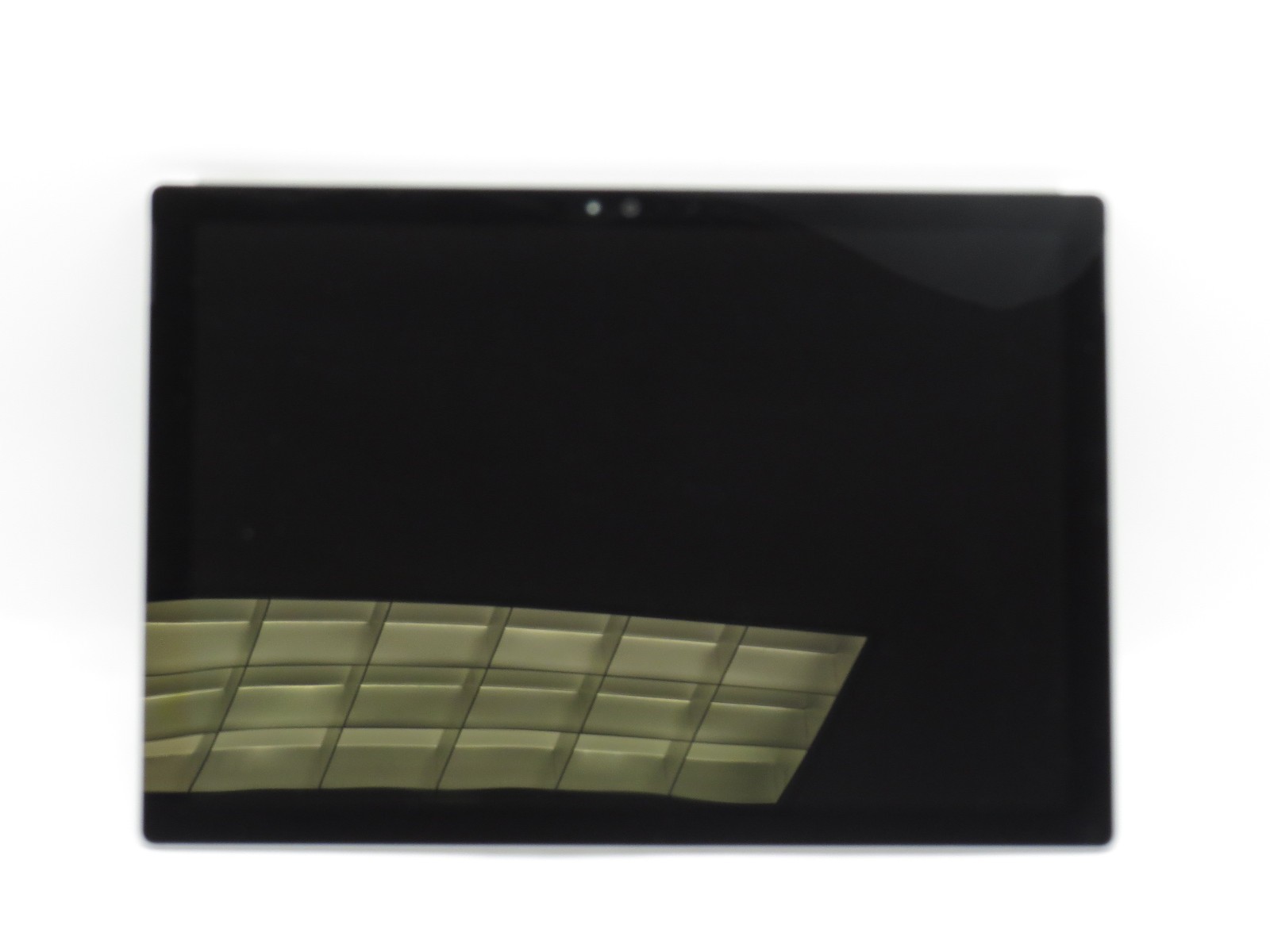 Surface Pro 4 1724 | i5-6300U @ 2.4GHz | 8GB DDR3 | 12″ | 256GB SSD | No OS/AC