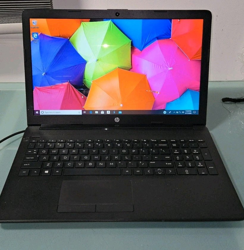 HP Laptop Model 15- db0011dx lightly used ex condition, 4gb Ram, 1tb Hdd READ!