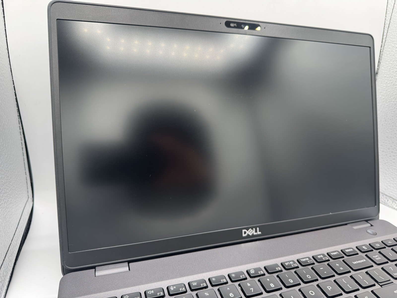 Dell Latitude 5500 15.6″ FHD Quad-Core i5-8365U 8GB 256gb SSD Webcam Win 11 Pro