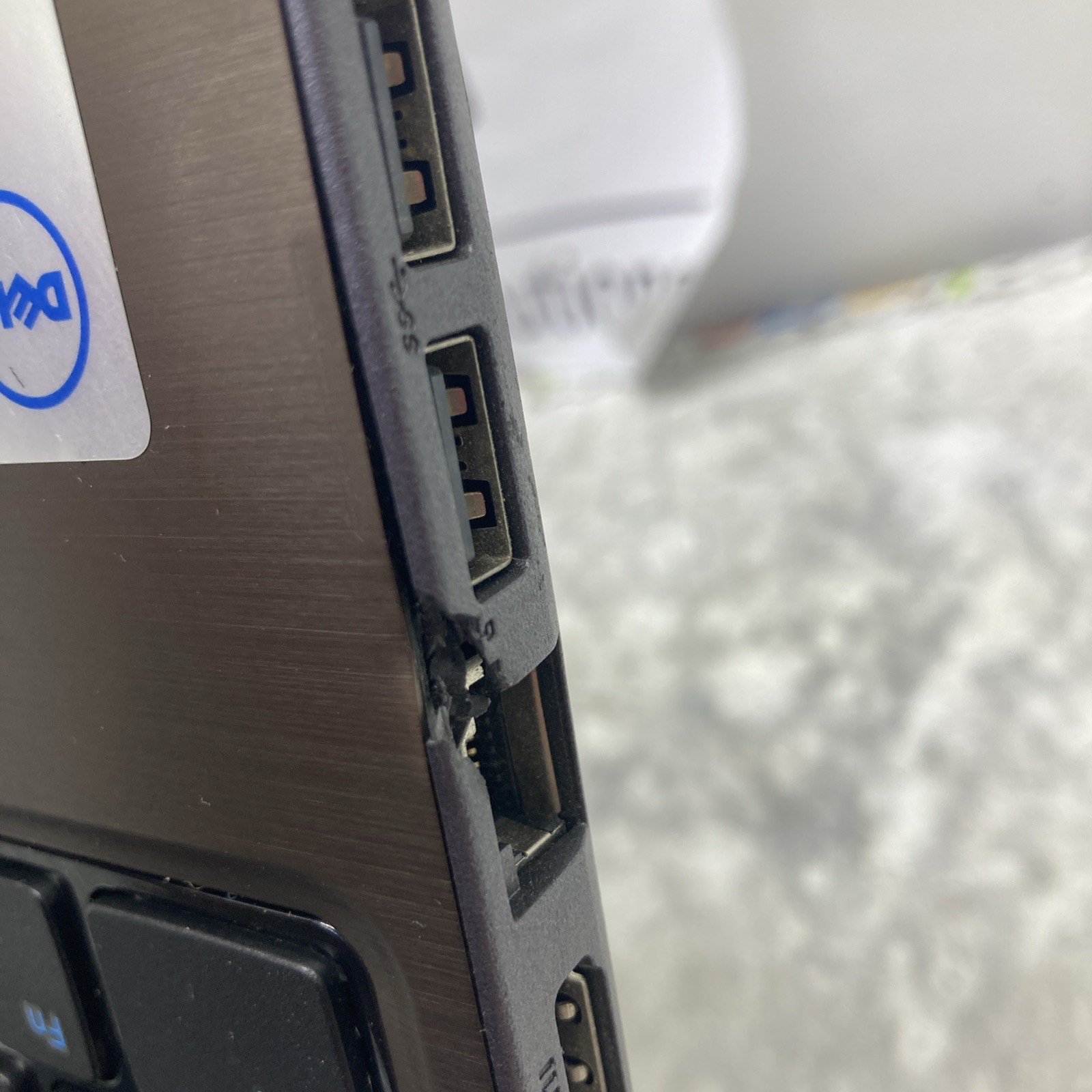 DELL INSPIRON 15R-5537 i7-4500U NO RAM/HDD/OS Boot to BIOS