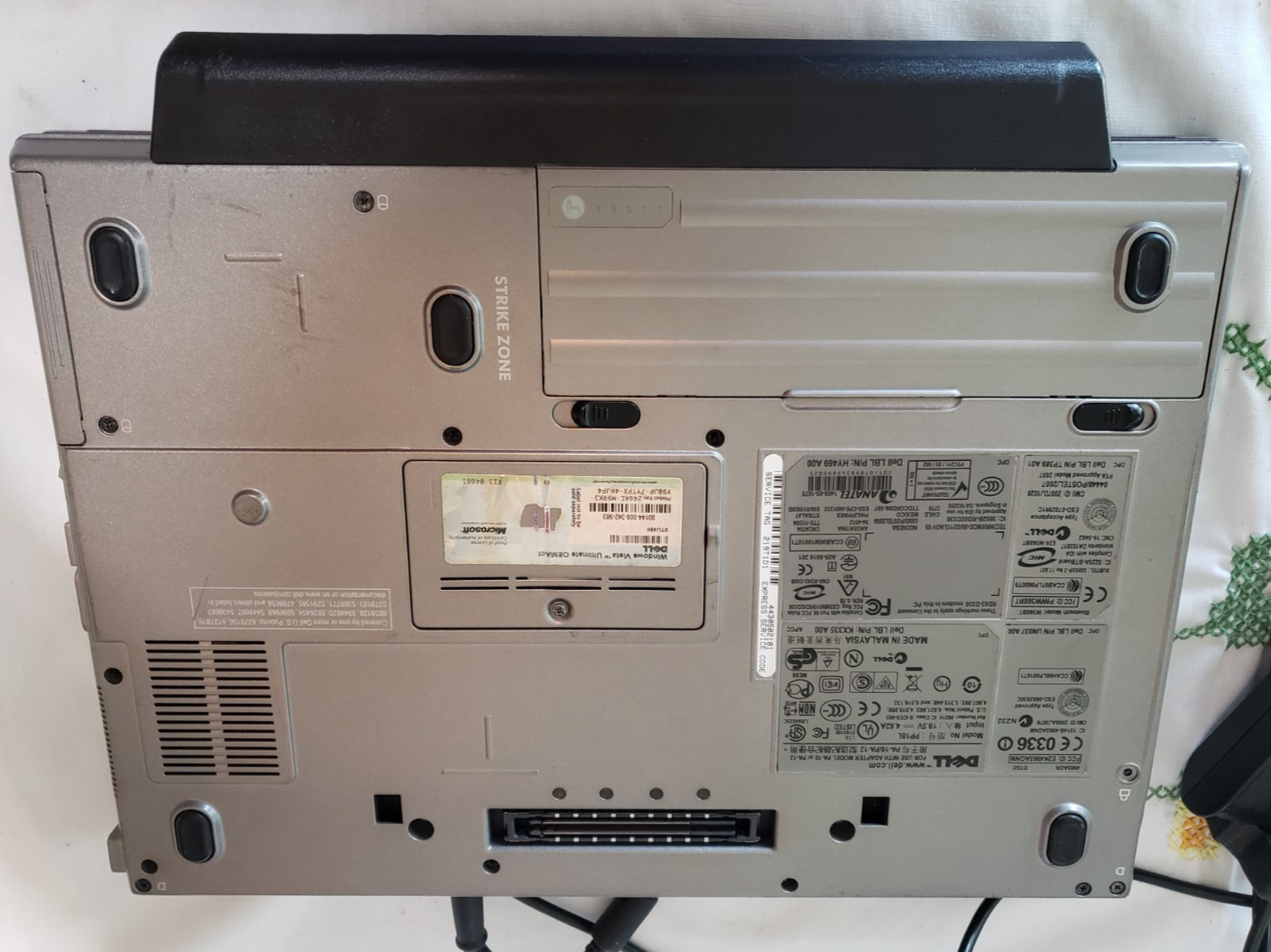 Dell Latitude D630 Laptop Windows Vista WiFi Serial port DVD/CD Works SEE Pics