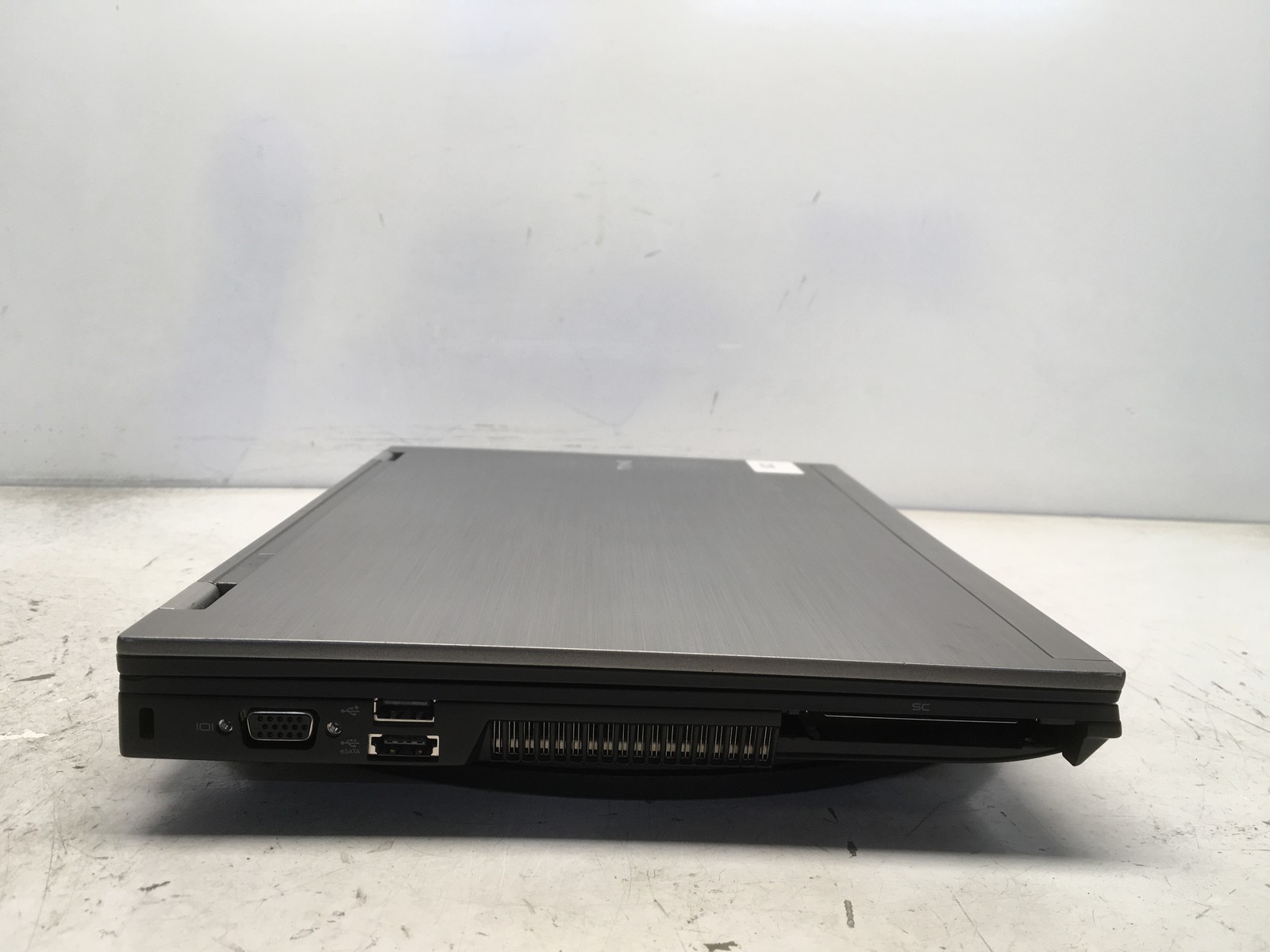 Dell Latitude E6410 Intel i5-M520 2.4GHz 4 GB NO HDD No Batt