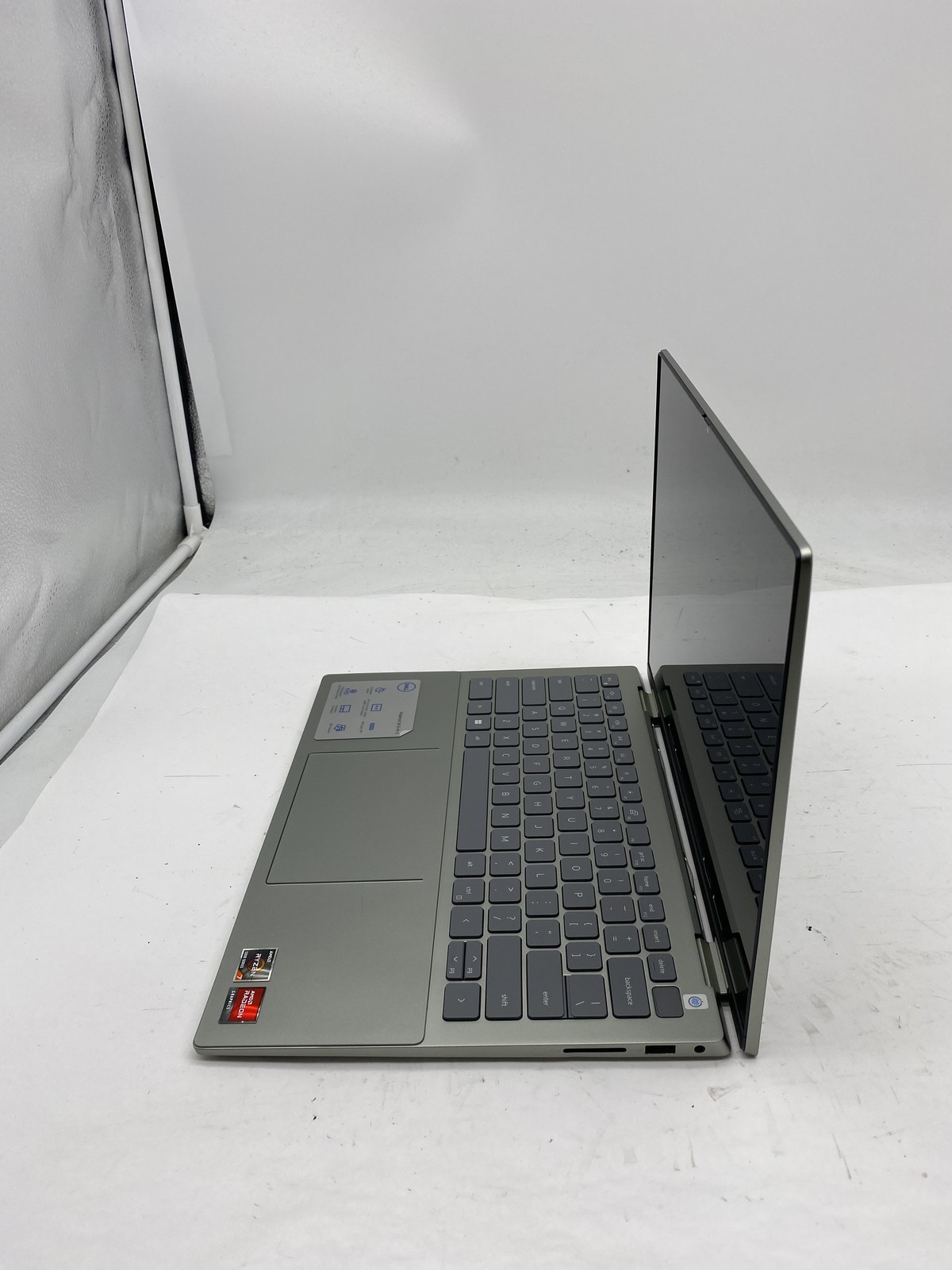 Dell Inspiron 14 7425 Laptop AMD RYZEN 7 5825U – No RAM No HDD Touch Screen
