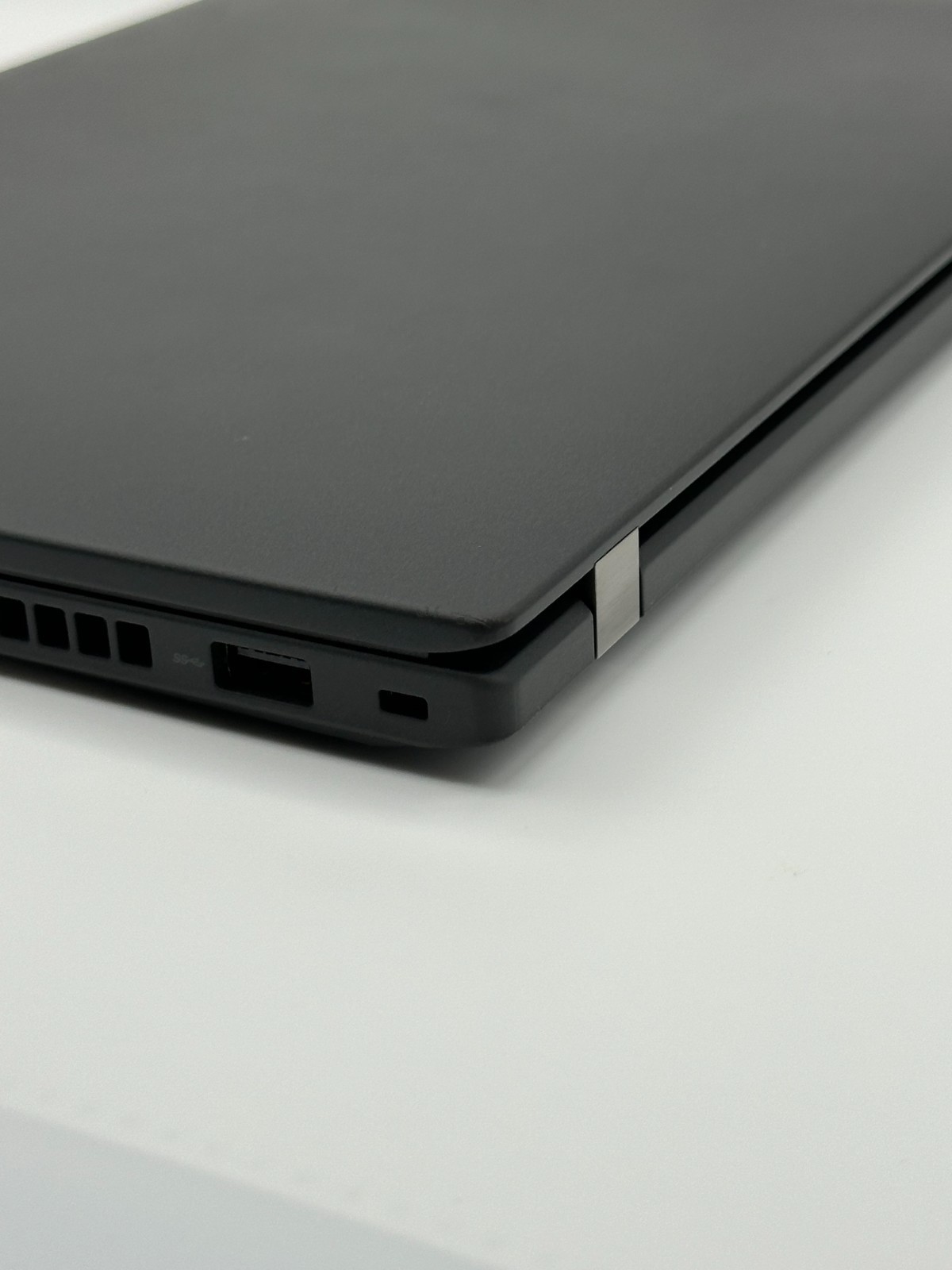Lenovo ThinkPad T14 Gen 3 Laptop AMD RYZEN 7 PRO 6850U 16GB RAM 256GB SSD W11P