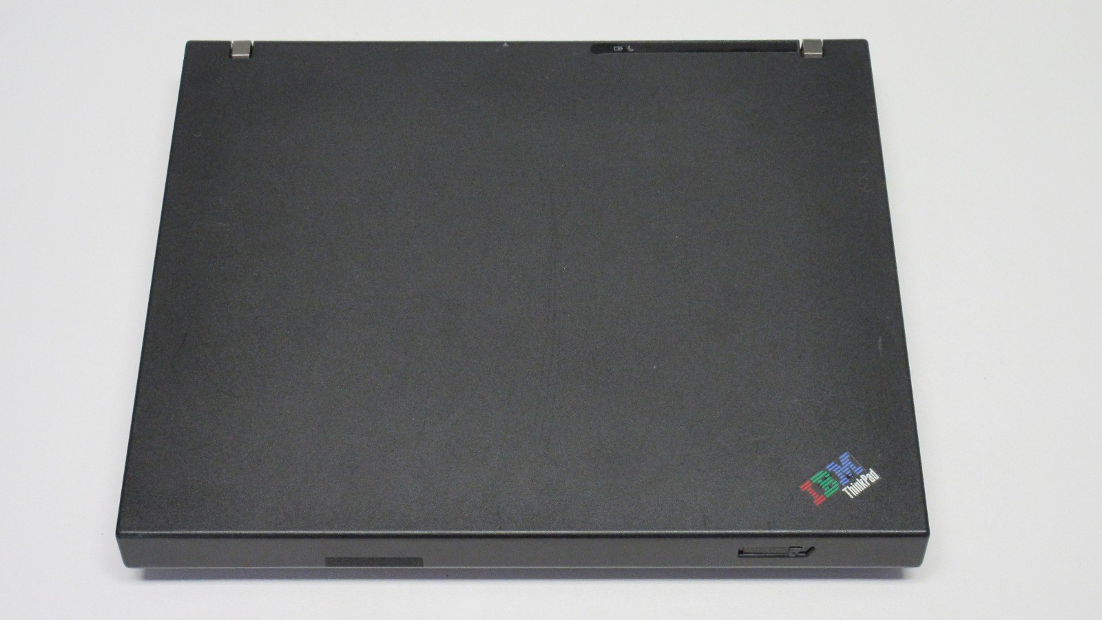 IBM ThinkPad R50e, Pentium Centrino 1.6Ghz, 512MB, 60GB HDD, DVD-RAM, Win XP SP3