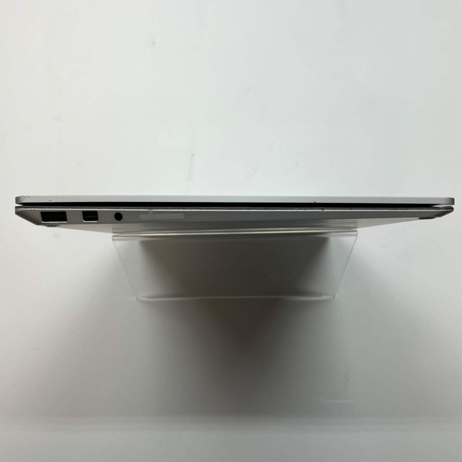 Broken Microsoft Surface Laptop 2 1769 13.5″ i5-8250U 1.6GHz 8GB RAM 128GB SSD