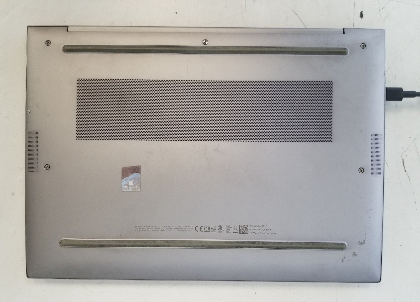 HP ZBook Firefly G11 14″ Intel Core Ultra 5 135U 1.7GHz 16GB RAM NO OS NO SSD