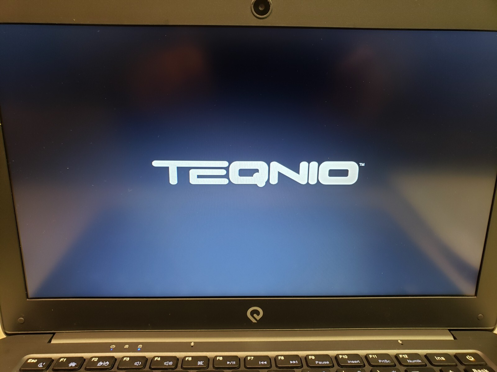 Teqnio Ultra Slim Laptop ELL1201T 12.5″ Windows 10 32GB SSD 2GB Intel Atom