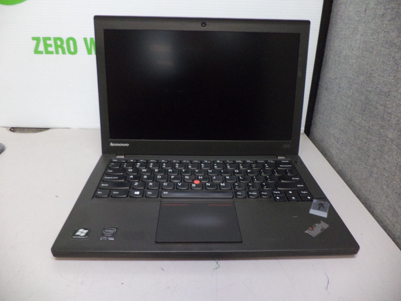 Lenovo ThinkPad X240 12.5″ i7-4600U 2.1GHz 8GB/320GB Webcam Laptop [No OS/AC]