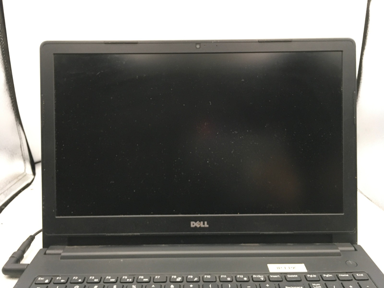 DELL LATITUDE 3570 – FOR PARTS/NO BOOT – INTEL i5-6200U – 4GB RAM – READ DESC-BB
