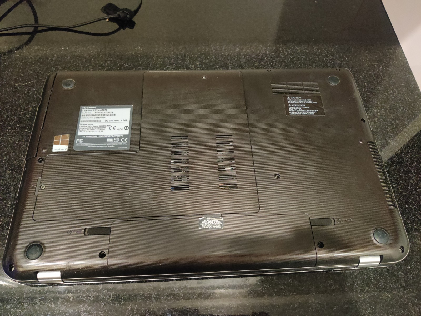 Toshiba Satelite p75-a7200, tested, No OS, no power supply, some dead pixels