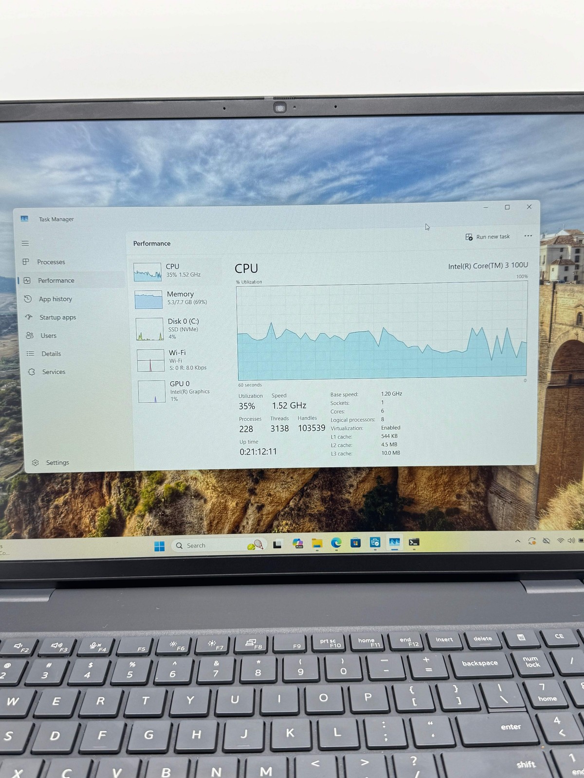 Dell Pro 16 PC16250 16″ Core 3 8GB 256GB SSD Black Used