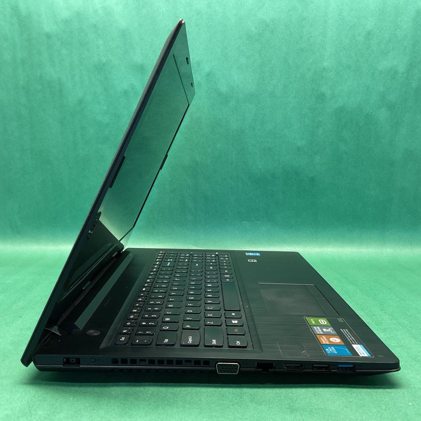 LENOVO G50-70 15.6” – Broken Screen Powers On – NO HARD DRIVE- Untested