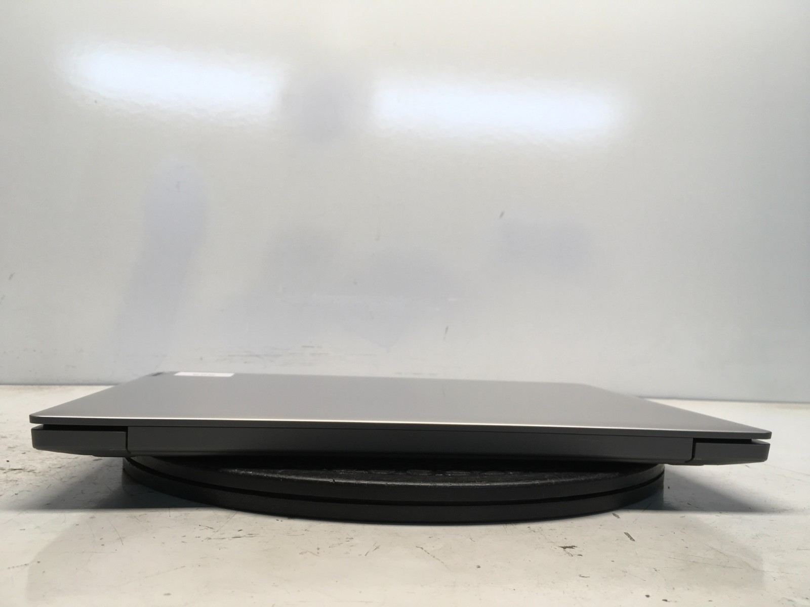 Lenovo IdeaPad Slim 1-14AST-05 AMD A6-9220E 1.6GHz 4 GB 64GB eMMC