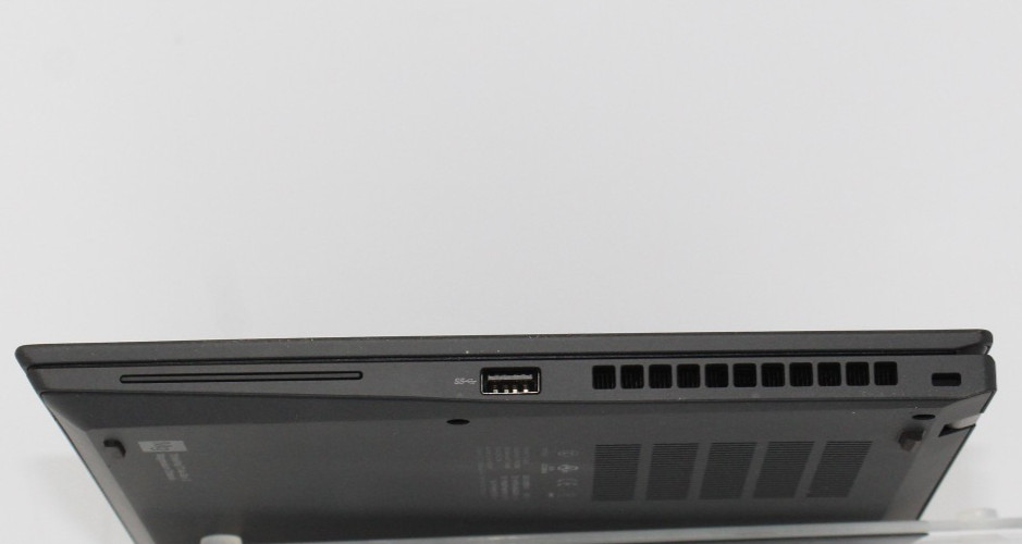 Lenovo ThinkPad T14s G1 i7 10610U @ 1.8 GHz 256 GB 16 GB FHD Windows 11 Pro