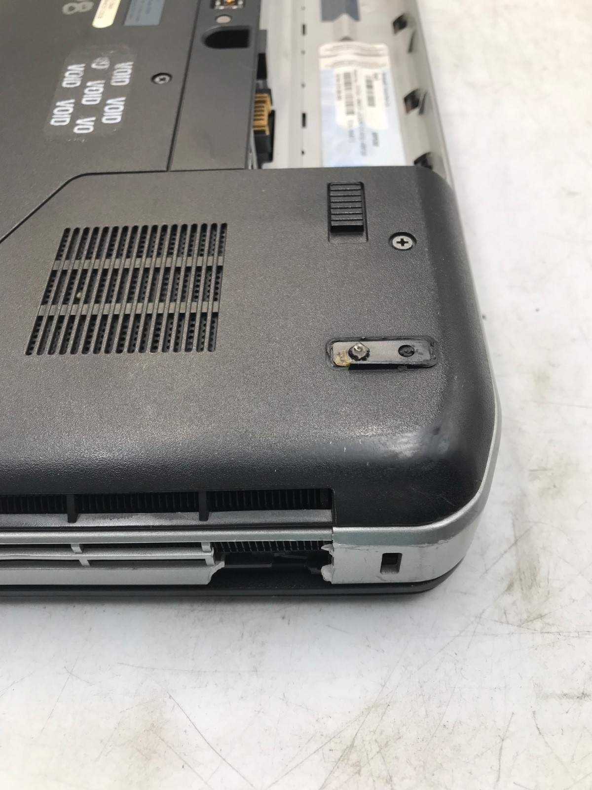 Dell Latitude E5530 Intel Core i3-3110M 2.4 GHz 15″ Laptop-POWERS/BAD DISPLAY-MZ
