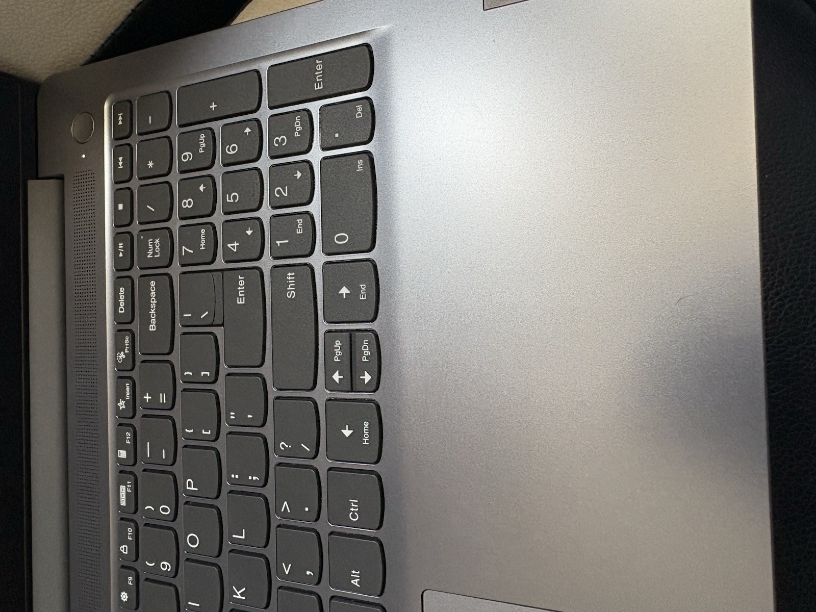 Lenovo IdeaPad Slim 3i 15.6in Intel Core i3 Windows Gray | Comes with Charger