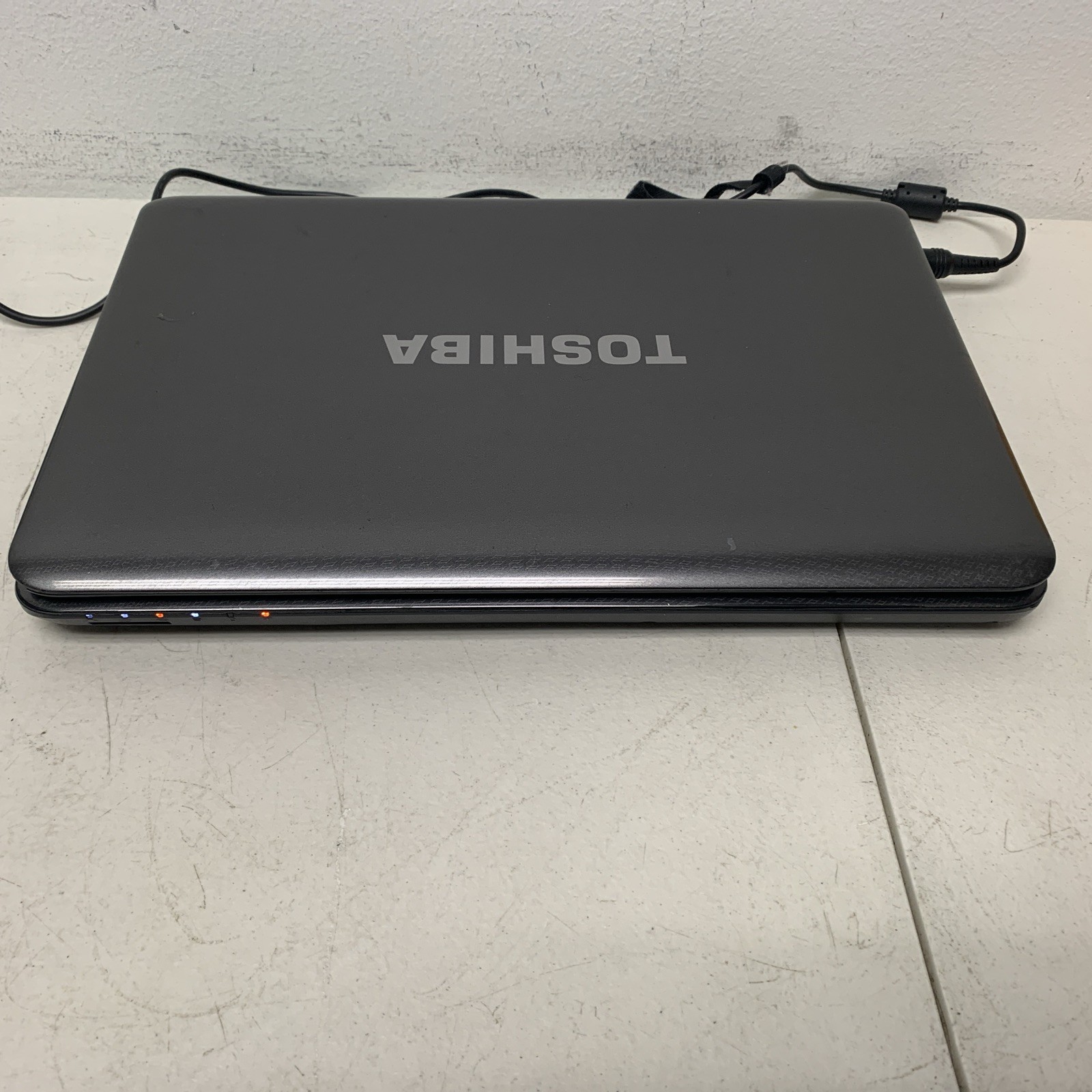 Toshiba Satellite L645 Intel Pentium P6200 2.13 GHz 8GB 500gb Hdd Wind 10 Home