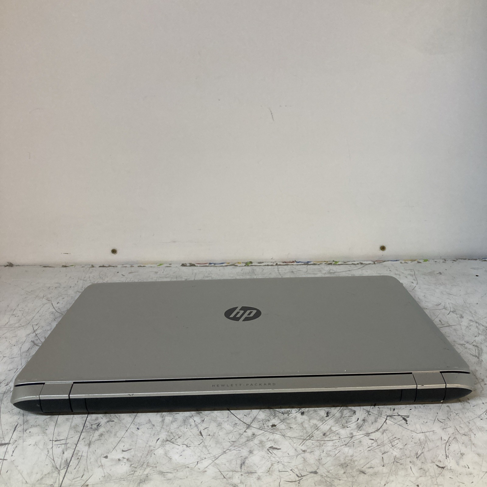 HP Pavilion 17-f053us AMD A8-6410 AMD Radeon R5 2GHZ 8GB NO HDD Boot to BIOS