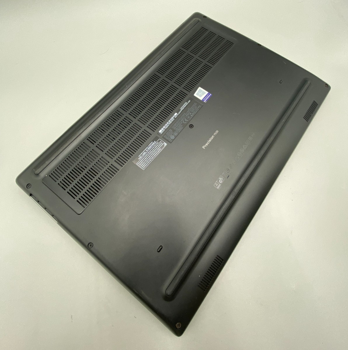 Dell Precision 7530 15.6″ i7-8850H 2.6GHz 1TB SSD 16GB DDR4 Black Laptop Fair/AC