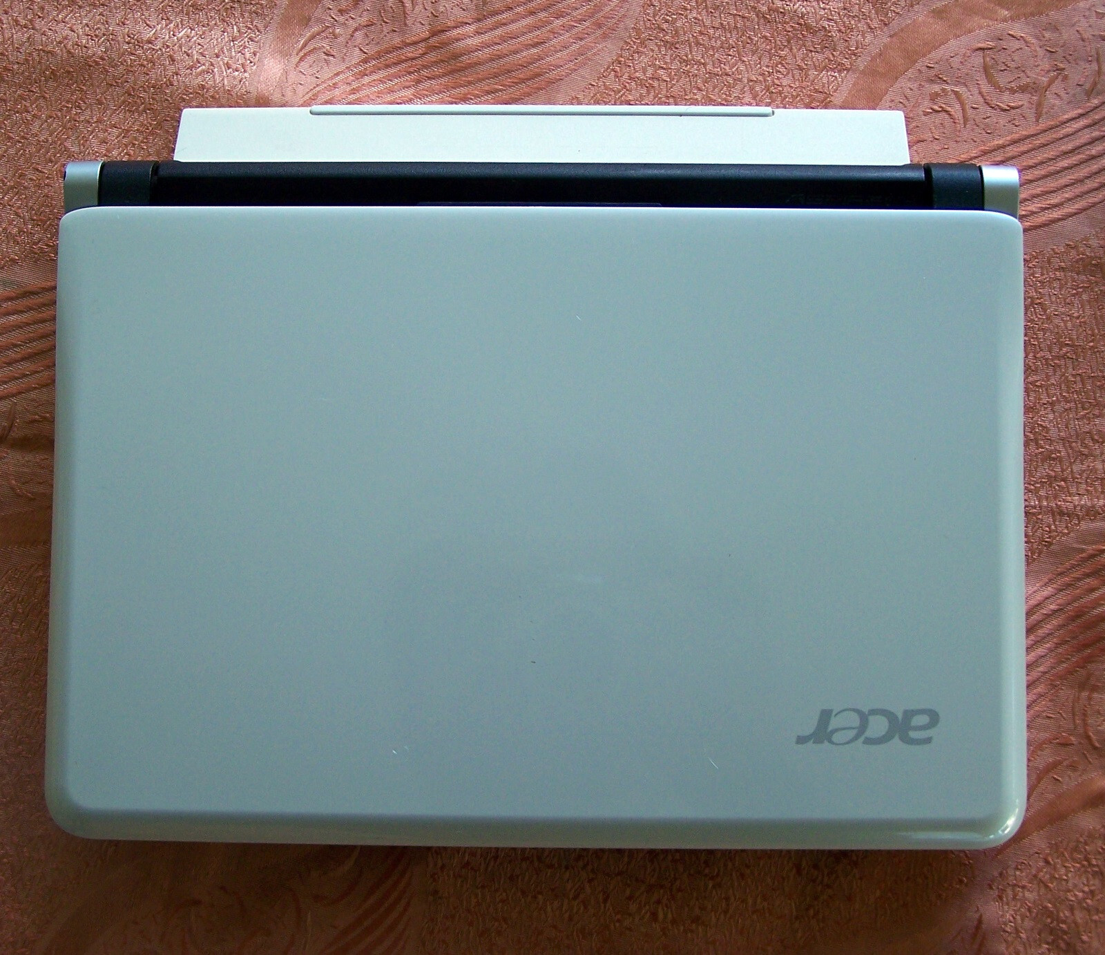 Acer Aspire One kav10 (D150), Intel N280 1.66GHz, 2GB, 160GB, Win XP, 10.1″