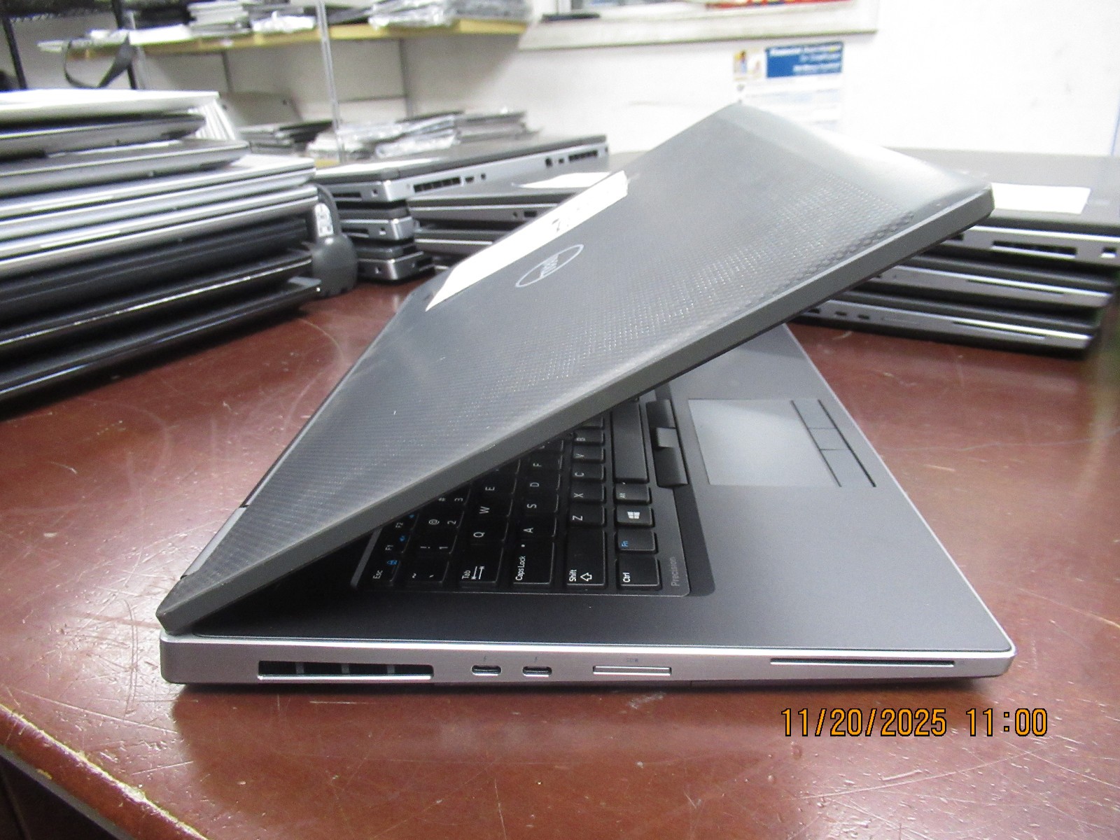 Dell Precision 7740 17.3″ 2.60GHz i7-9750H 32GB 512GB M2SSD WX 3200 Laptop w/ AC
