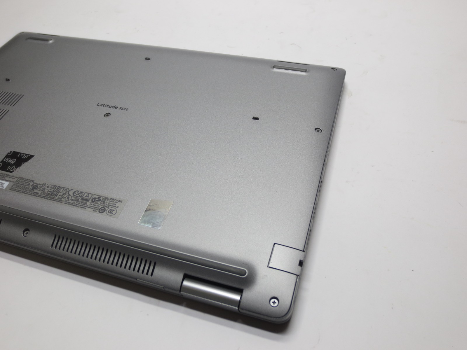 Dell Latitude 5520 15.6” 1.8GHz i7-1185G7 16GB RAM 512GB NVME SSD WIN11 WiFi FHD