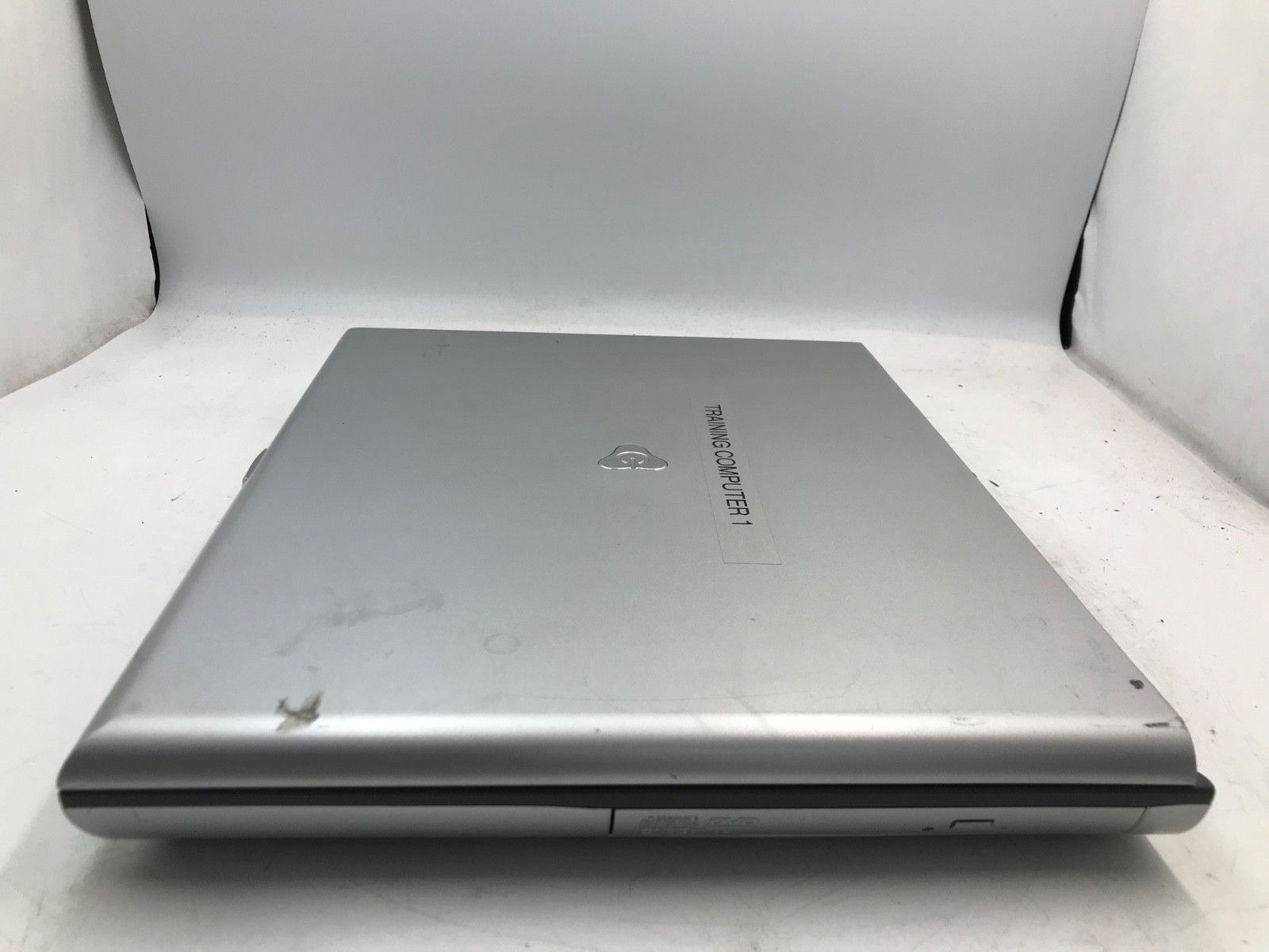 Gateway 400SD4 Intel Pentium 4 14″ 1024×768 Laptop 512Mb RAM No HDD -MZ