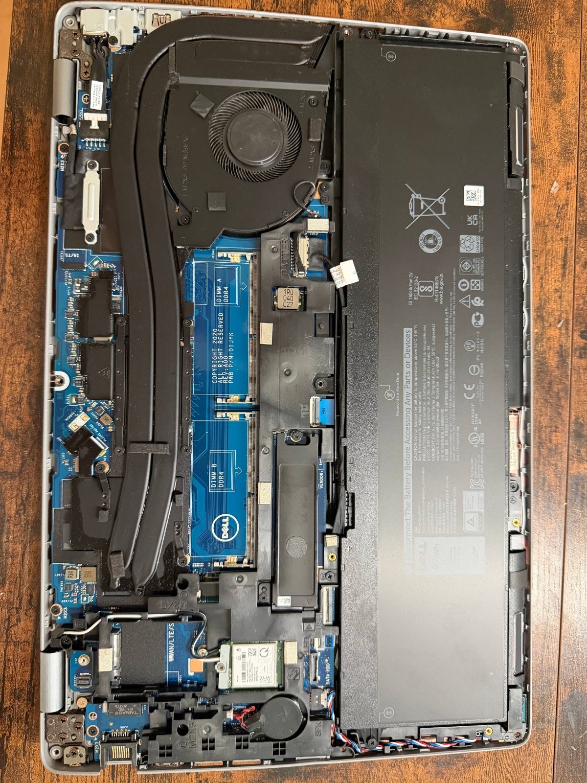 Dell PRECISION 15.6″ HD 3551 Laptop i7-10875H 2.30GHz no ram/ssd/charger