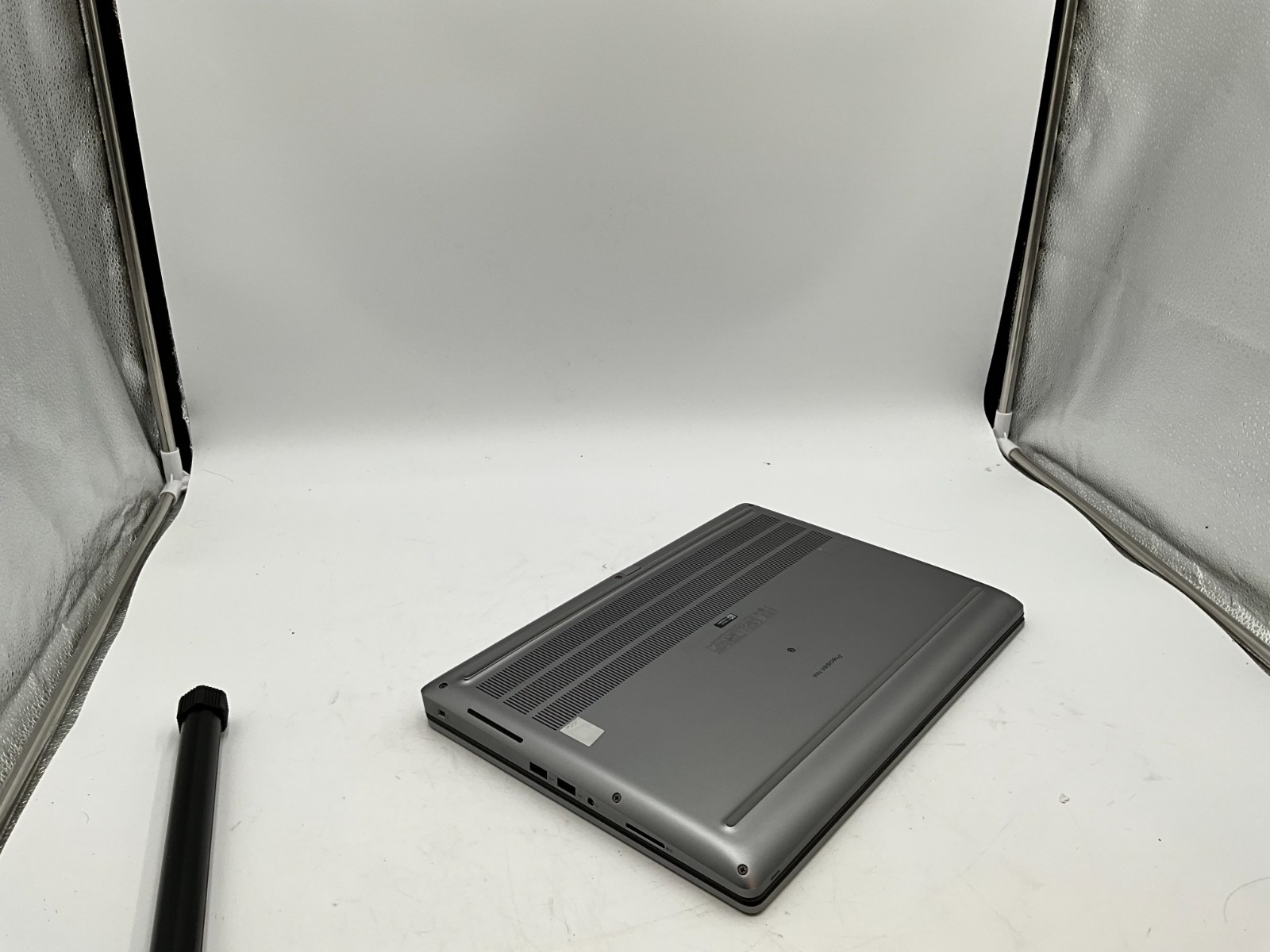 DELL Precision 7550 i7-10850H 2.70gh 32gb 512gb T2000 15.6″ LAPTOP 1YSLZ33 ***
